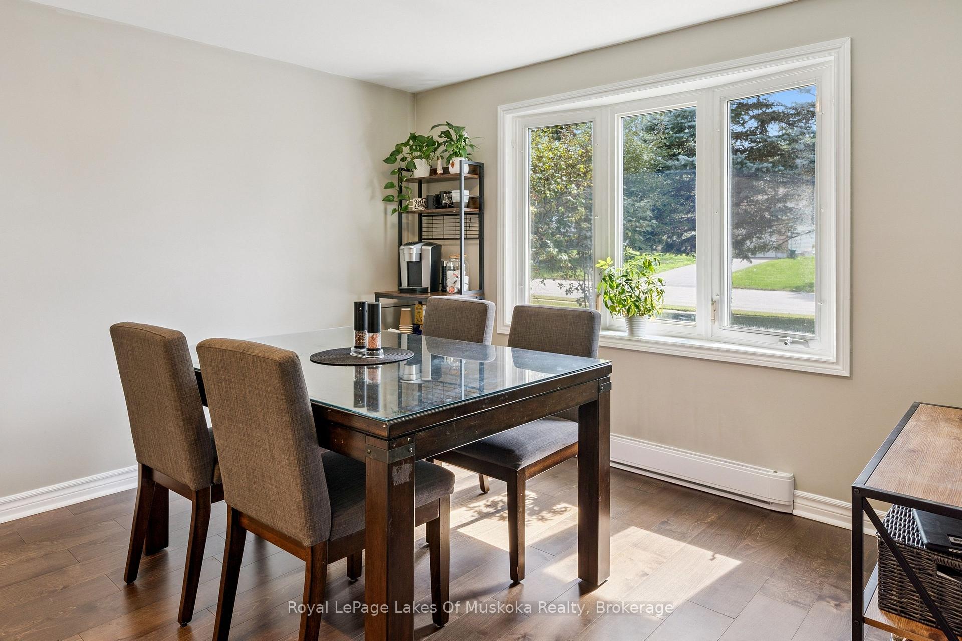 Photo 9 of 23 Maypark Drive, Bracebridge, Monck (Bracebridge) — HOMEH