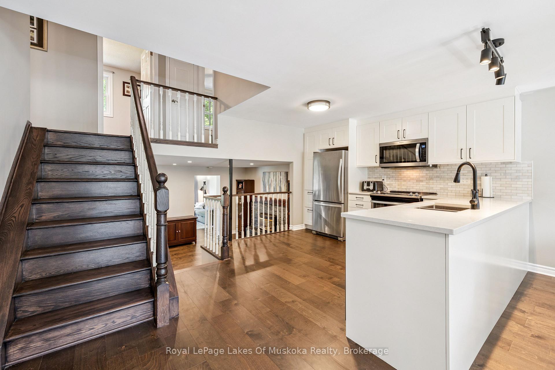 Photo 10 of 23 Maypark Drive, Bracebridge, Monck (Bracebridge) — HOMEH