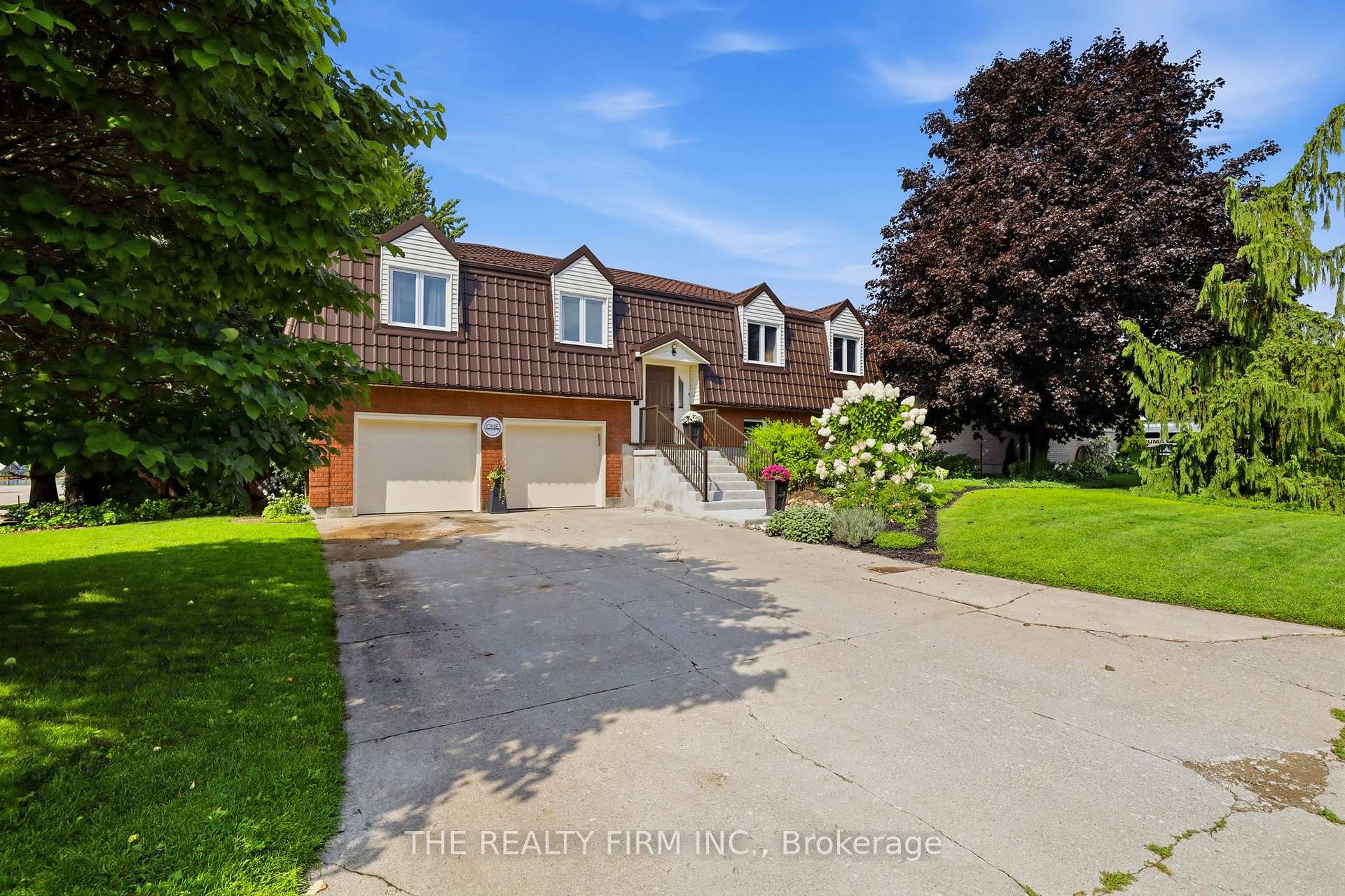 Photo 2 of 1 Hueston Drive, Thames Centre, Thorndale — HOMEH
