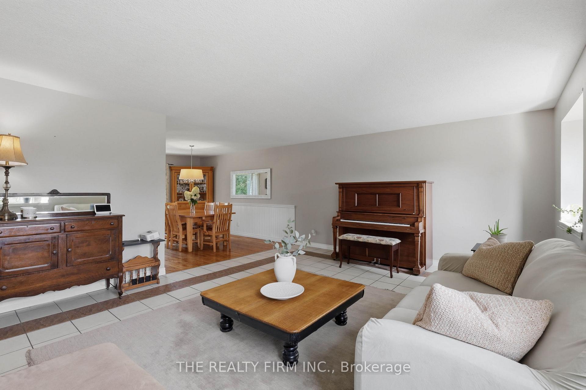 Photo 6 of 1 Hueston Drive, Thames Centre, Thorndale — HOMEH