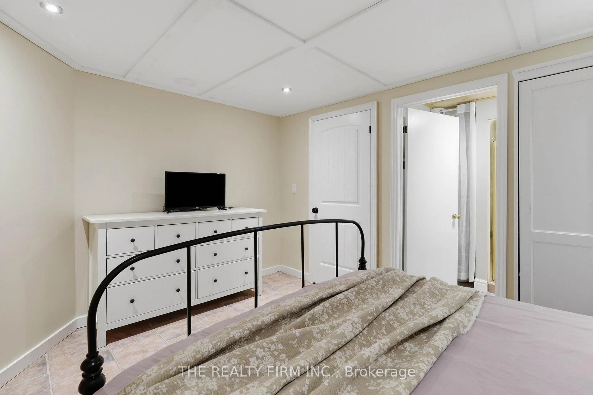 Photo 32 of 1 Hueston Drive, Thames Centre, Thorndale — HOMEH