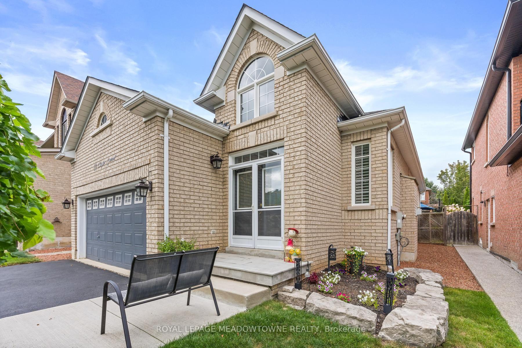 Photo 2 of 69 Chaplin Crescent, Halton Hills, Georgetown — HOMEH