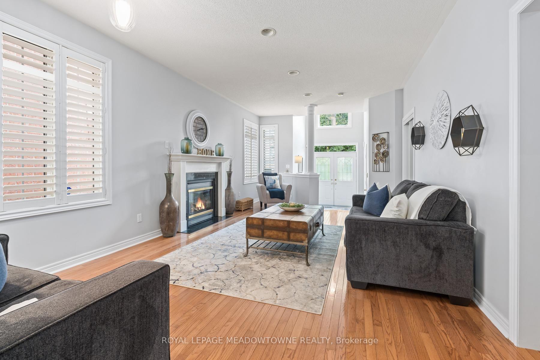 Photo 7 of 69 Chaplin Crescent, Halton Hills, Georgetown — HOMEH