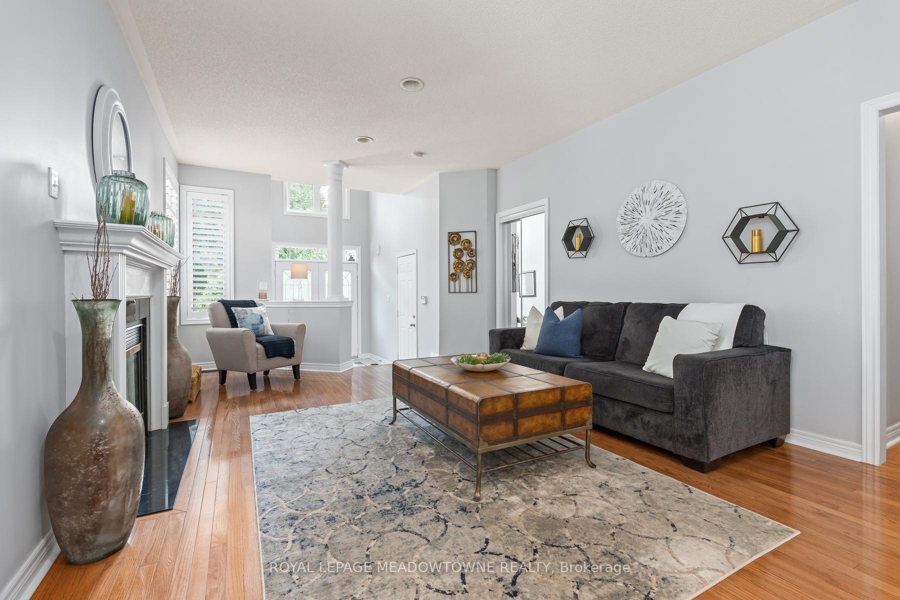 Photo 8 of 69 Chaplin Crescent, Halton Hills, Georgetown — HOMEH