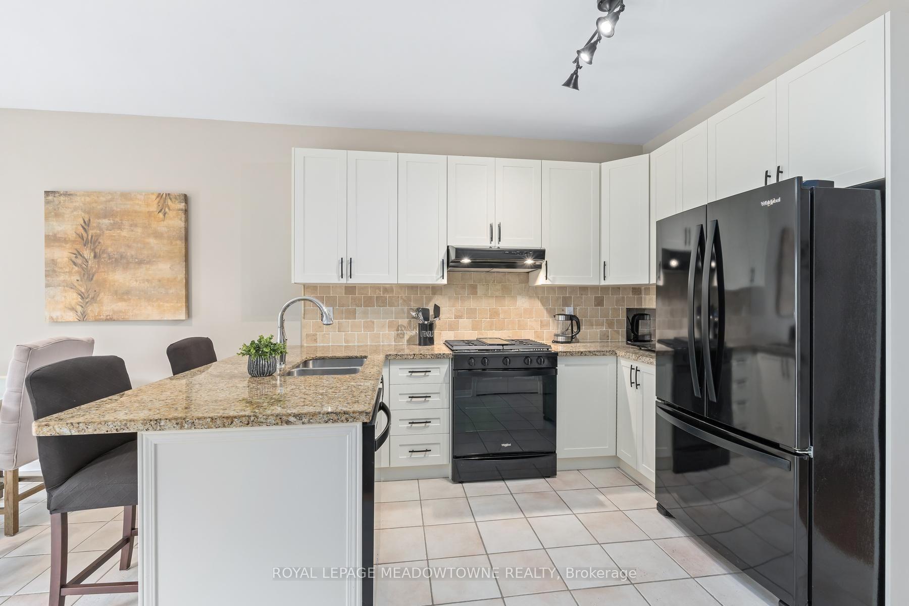Photo 14 of 69 Chaplin Crescent, Halton Hills, Georgetown — HOMEH