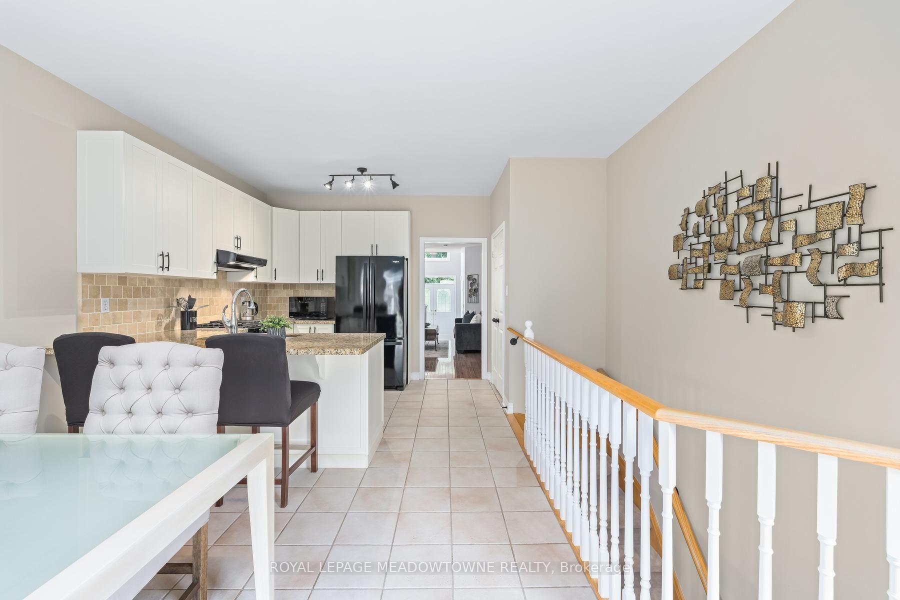 Photo 18 of 69 Chaplin Crescent, Halton Hills, Georgetown — HOMEH