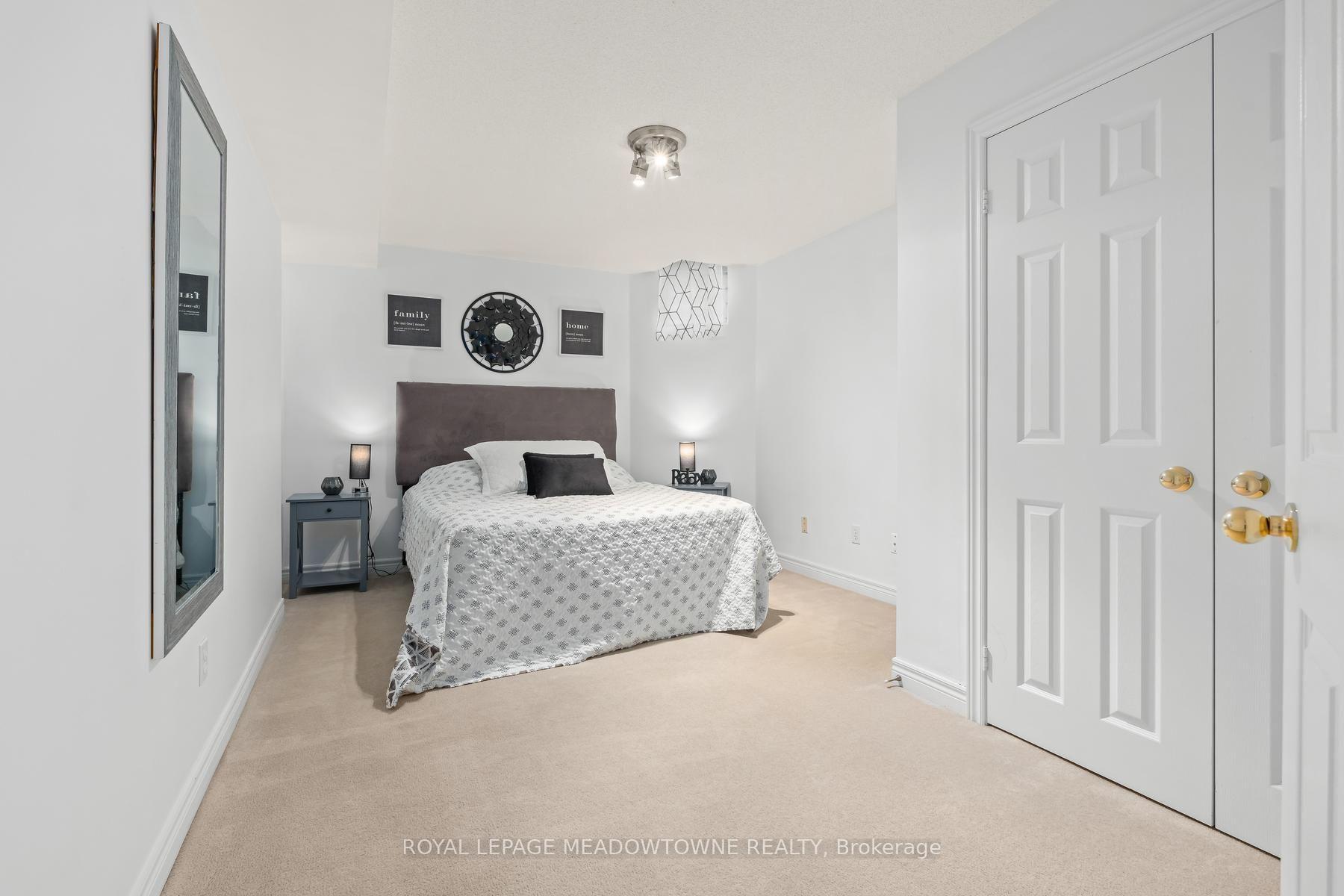 Photo 32 of 69 Chaplin Crescent, Halton Hills, Georgetown — HOMEH