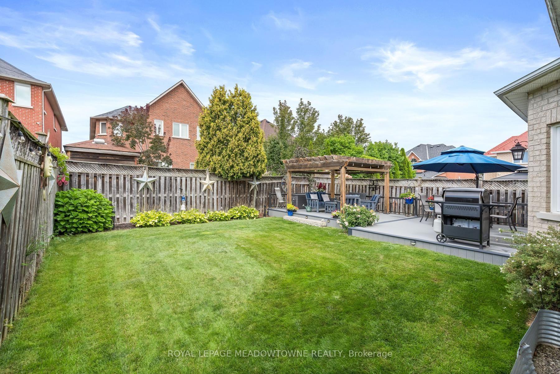 Photo 44 of 69 Chaplin Crescent, Halton Hills, Georgetown — HOMEH