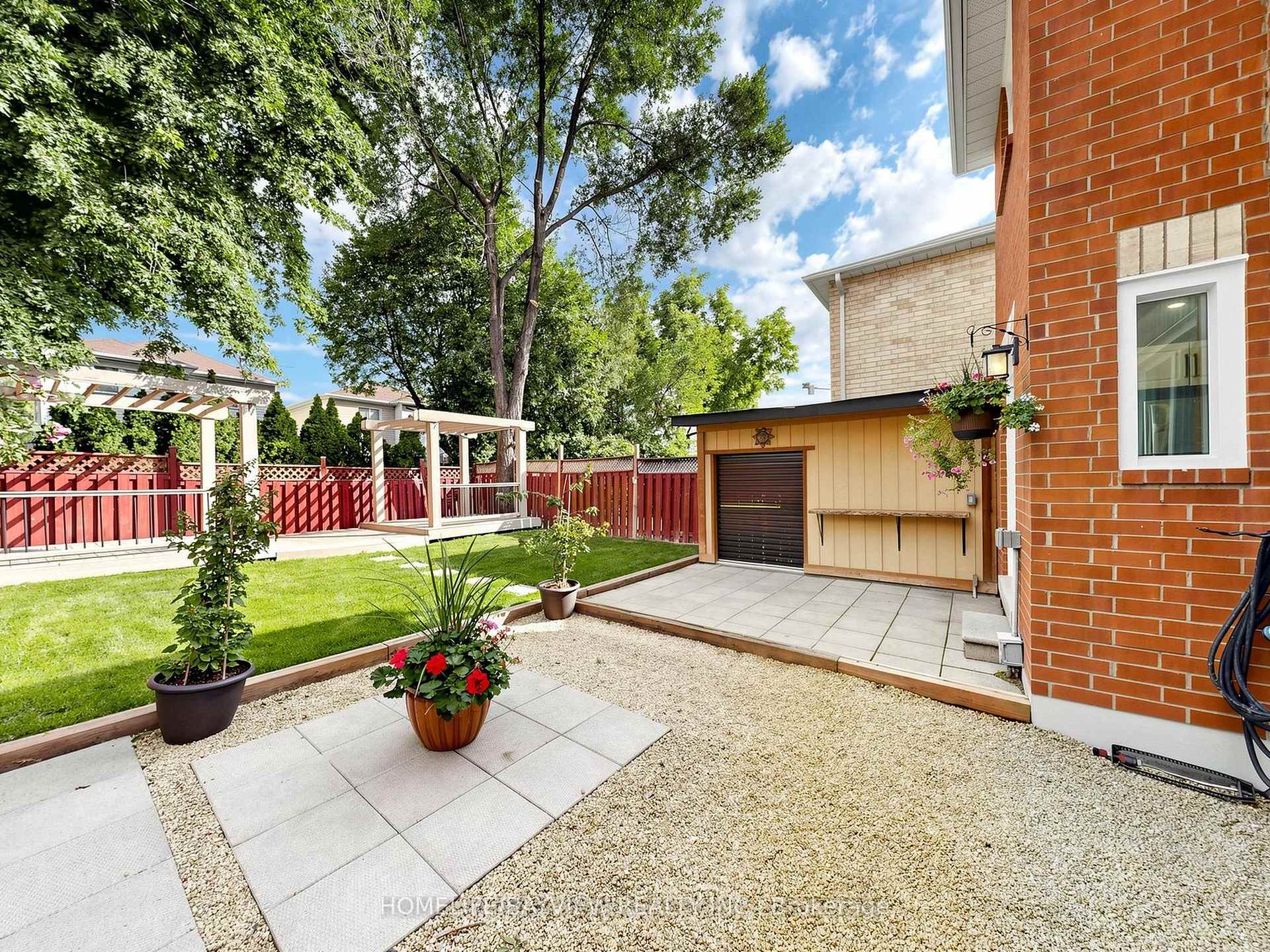 Photo 3 of 14 Dunsmore Crescent, Richmond Hill, Crosby — HOMEH