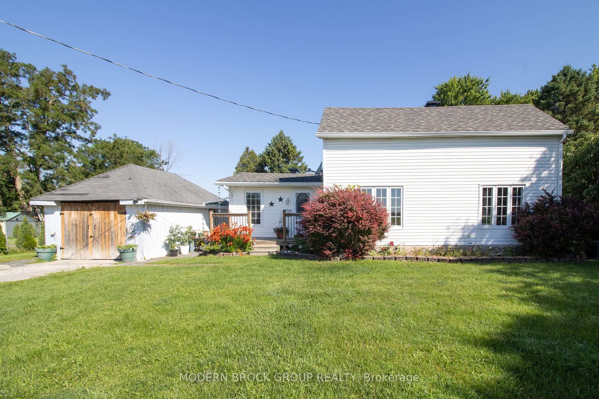 Front of 10785 Stampville Road E