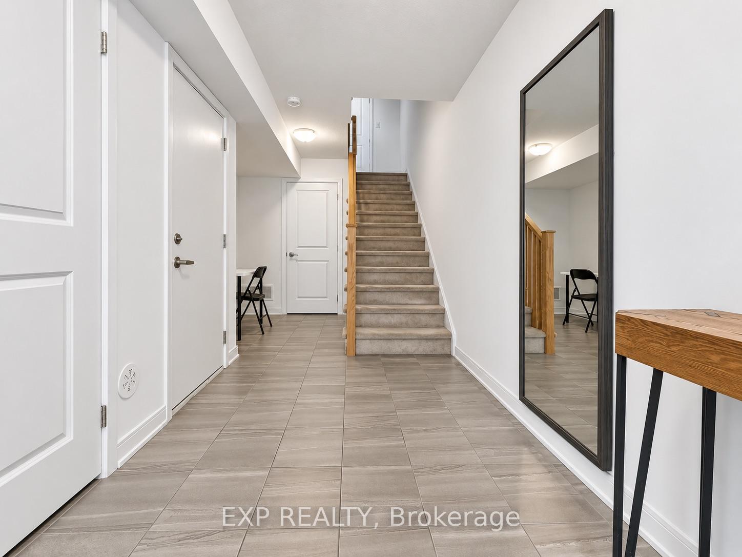 Photo 5 of 3 Red Maple Lane, Barrie, Innis-Shore — HOMEH