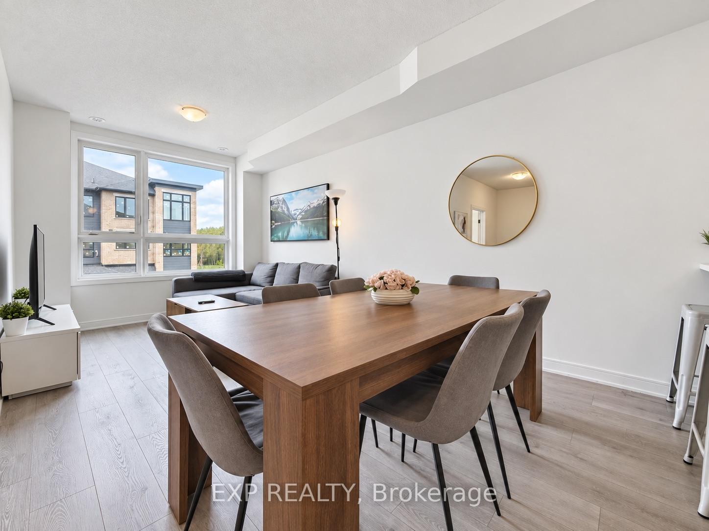 Photo 11 of 3 Red Maple Lane, Barrie, Innis-Shore — HOMEH