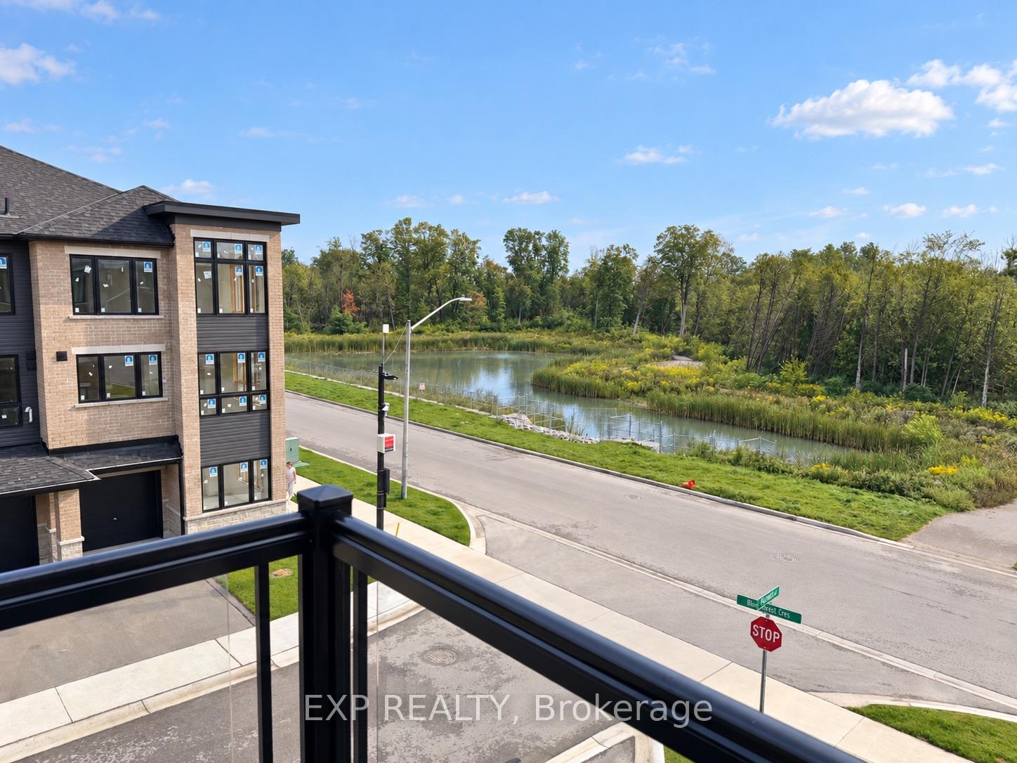 Photo 23 of 3 Red Maple Lane, Barrie, Innis-Shore — HOMEH