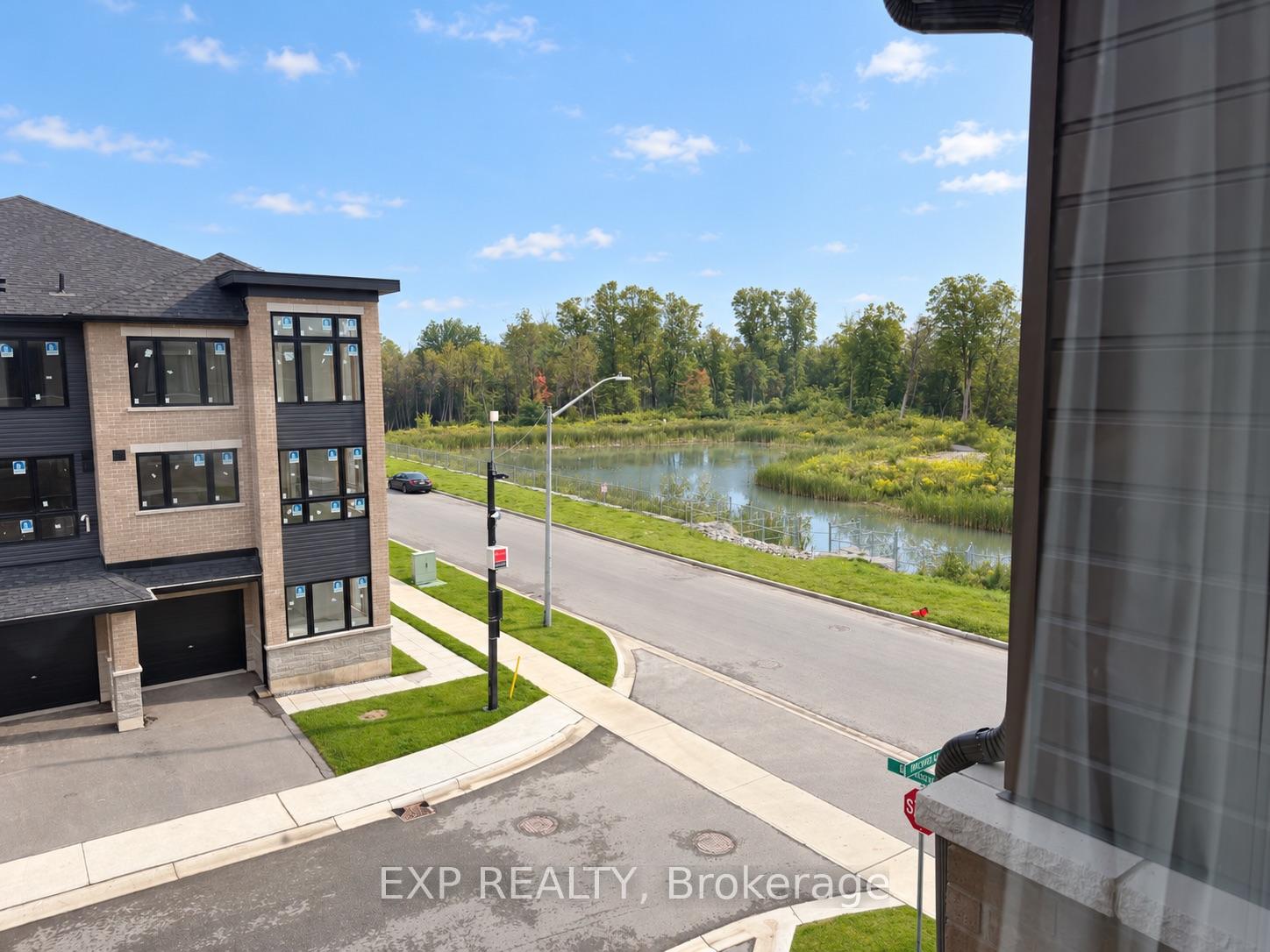 Photo 26 of 3 Red Maple Lane, Barrie, Innis-Shore — HOMEH