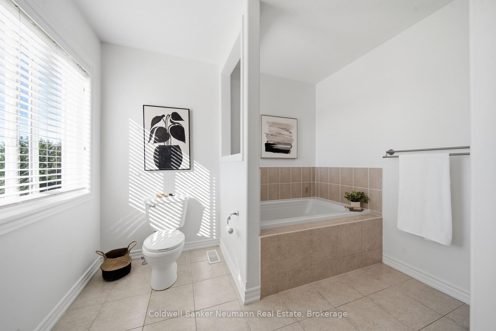 Photo 25 of 21 Trimble Crescent, Guelph, Grange Road — HOMEH