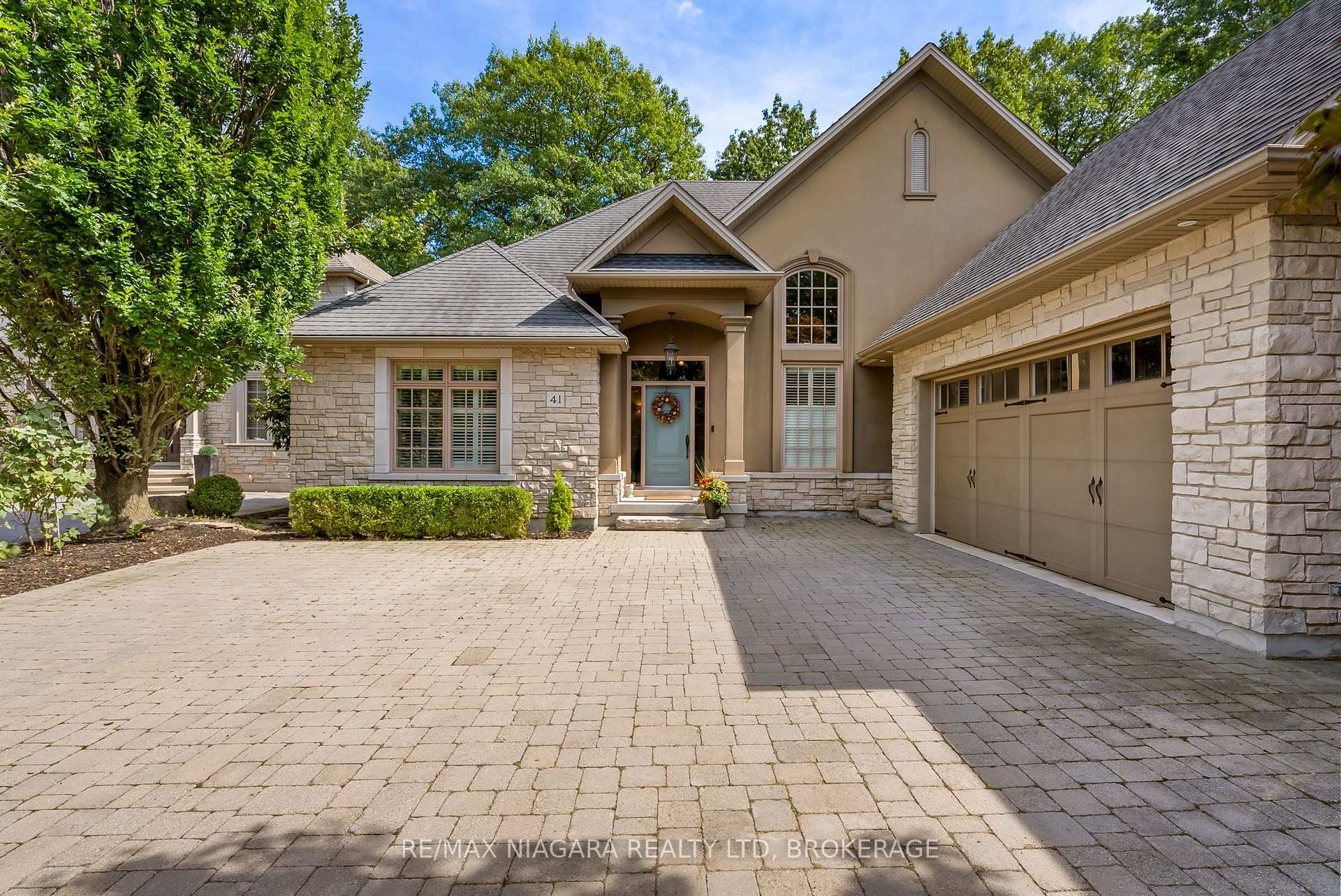 Photo 2 of 41 Sculler's Way, St. Catharines, Martindale Pond — HOMEH