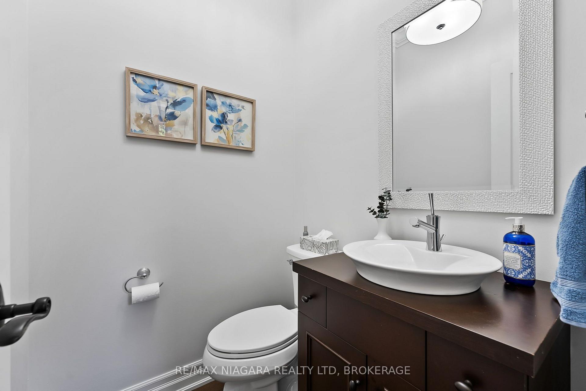 Photo 15 of 41 Sculler's Way, St. Catharines, Martindale Pond — HOMEH