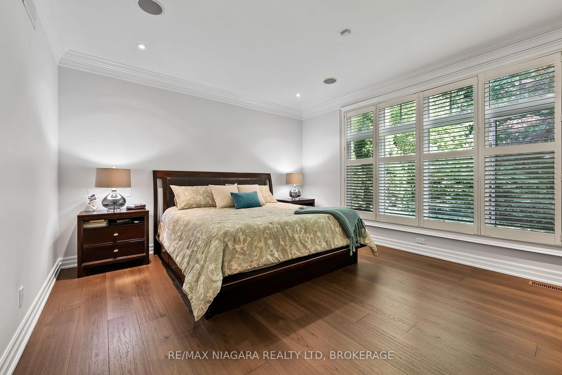 Photo 16 of 41 Sculler's Way, St. Catharines, Martindale Pond — HOMEH