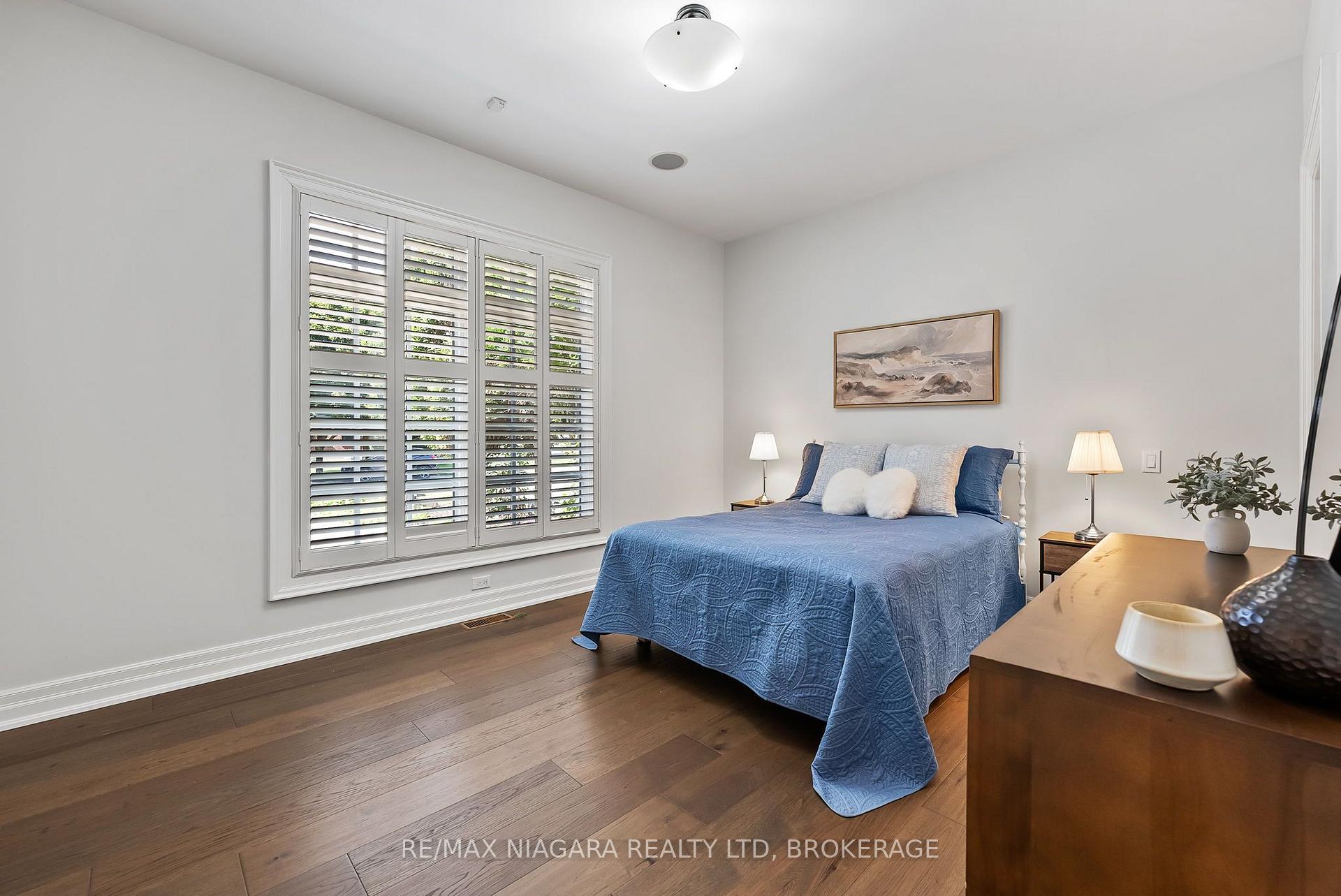 Photo 21 of 41 Sculler's Way, St. Catharines, Martindale Pond — HOMEH