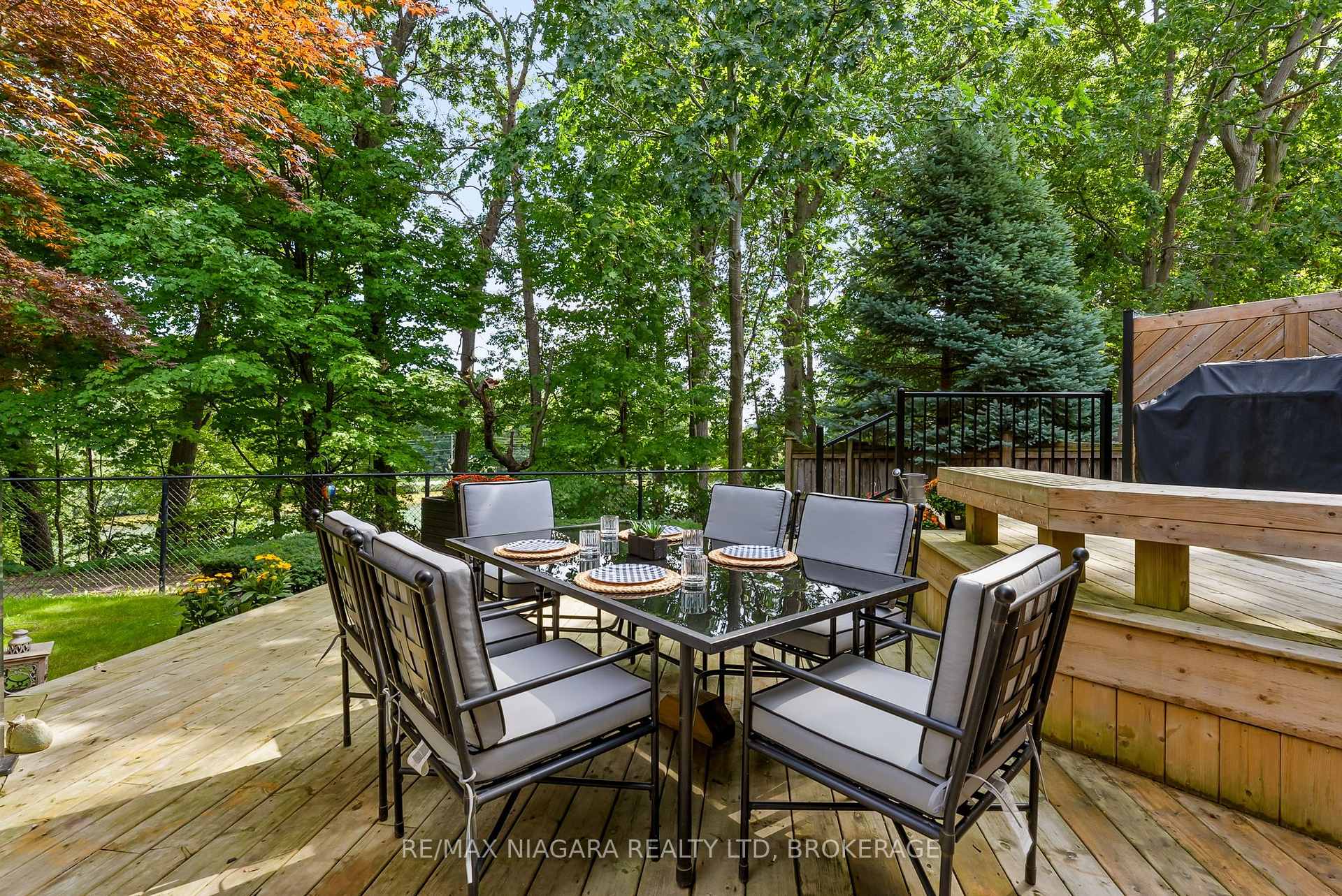 Photo 40 of 41 Sculler's Way, St. Catharines, Martindale Pond — HOMEH