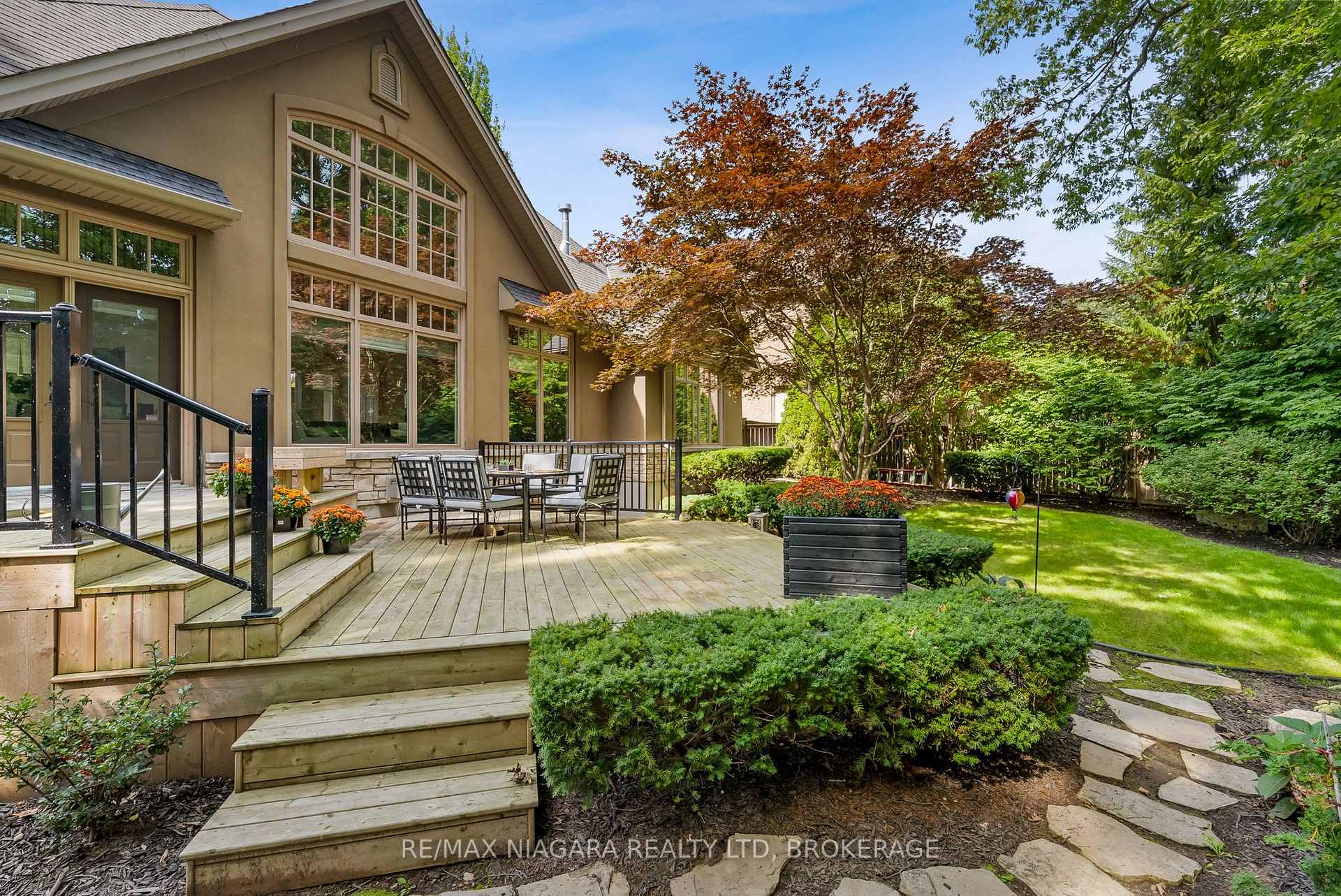 Photo 41 of 41 Sculler's Way, St. Catharines, Martindale Pond — HOMEH