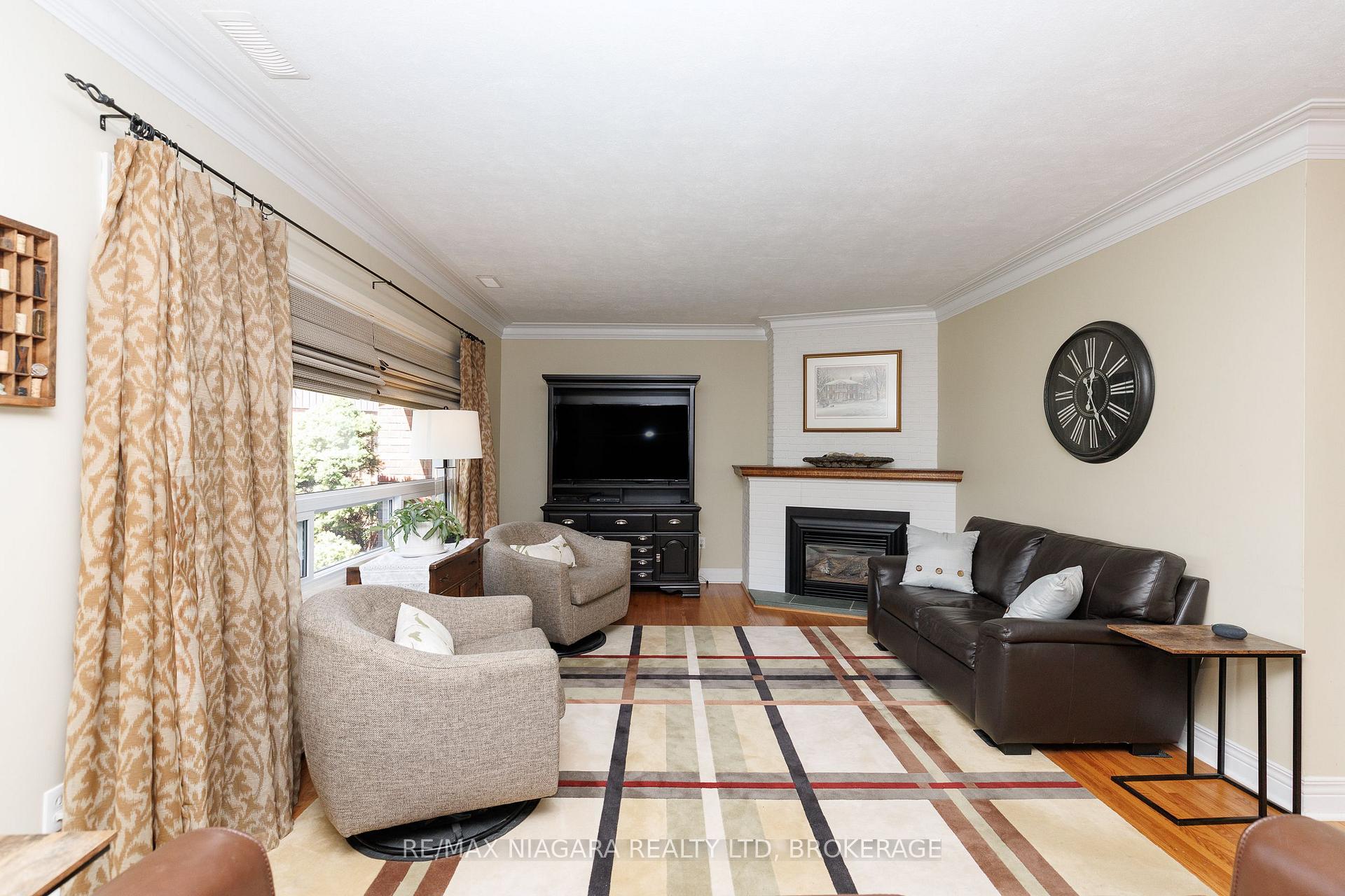 Photo 8 of 6329 Goodsir Crescent, Niagara Falls, Hospital — HOMEH