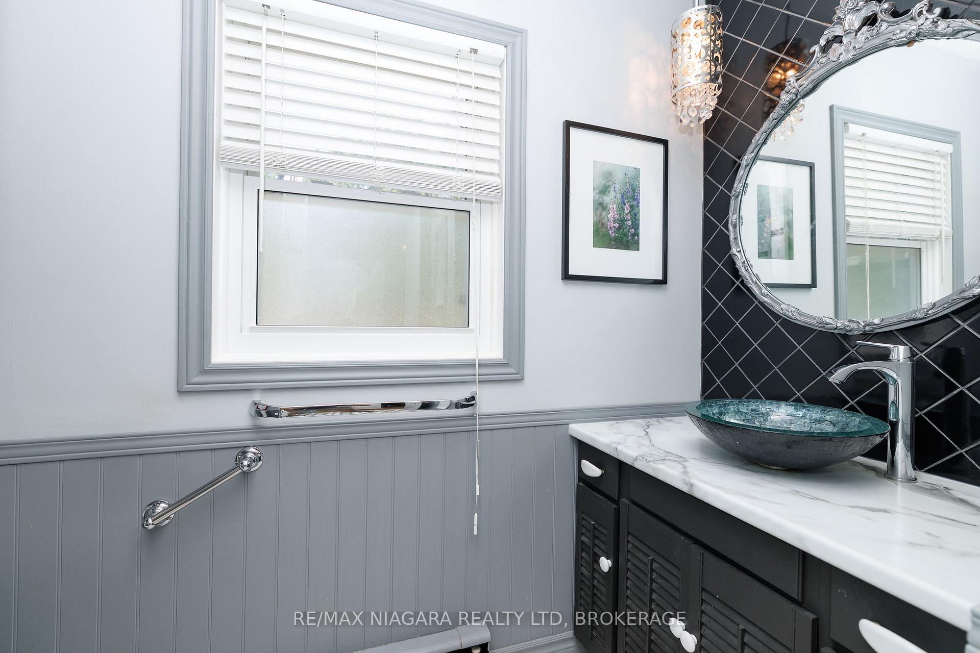 Photo 18 of 6329 Goodsir Crescent, Niagara Falls, Hospital — HOMEH