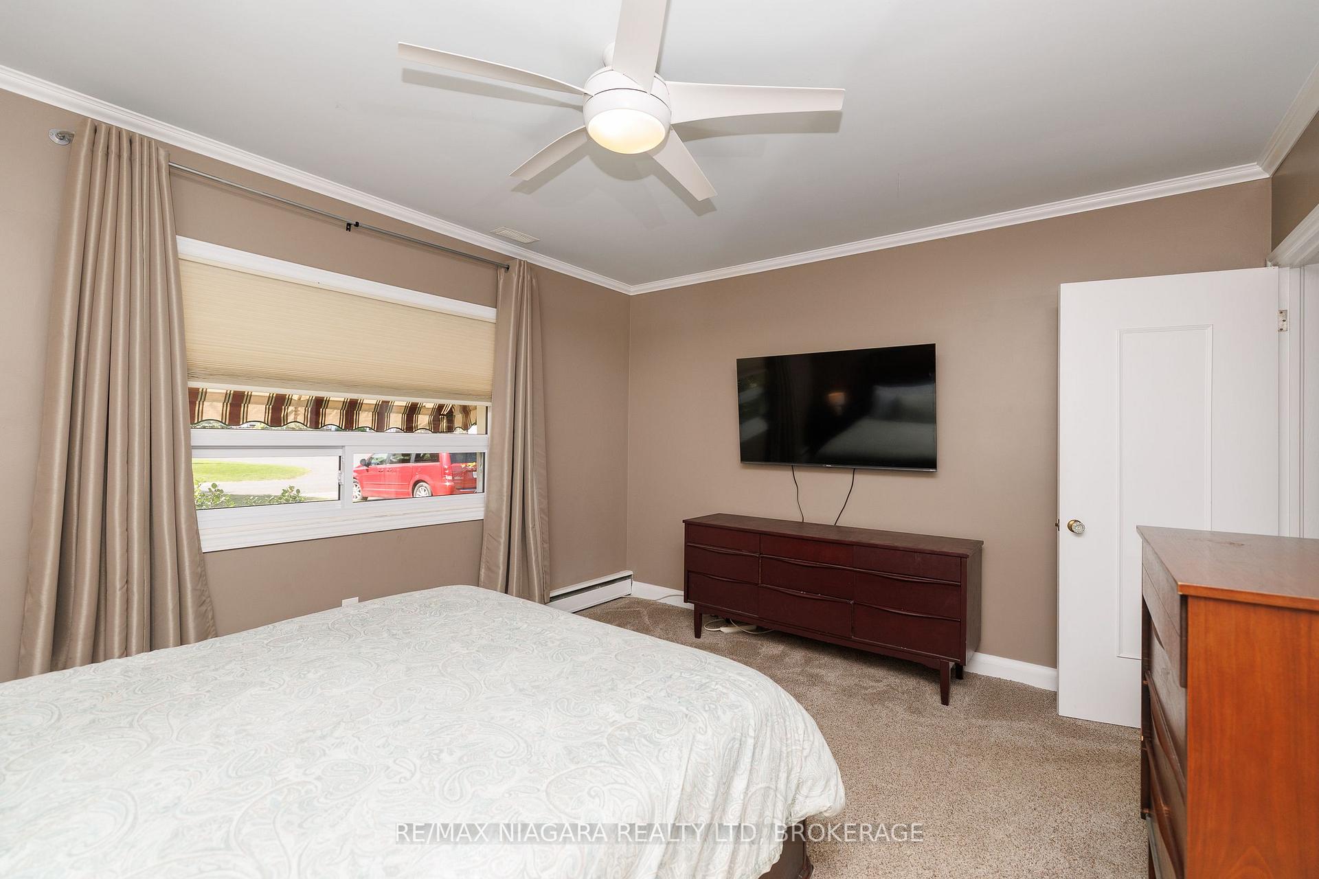 Photo 21 of 6329 Goodsir Crescent, Niagara Falls, Hospital — HOMEH