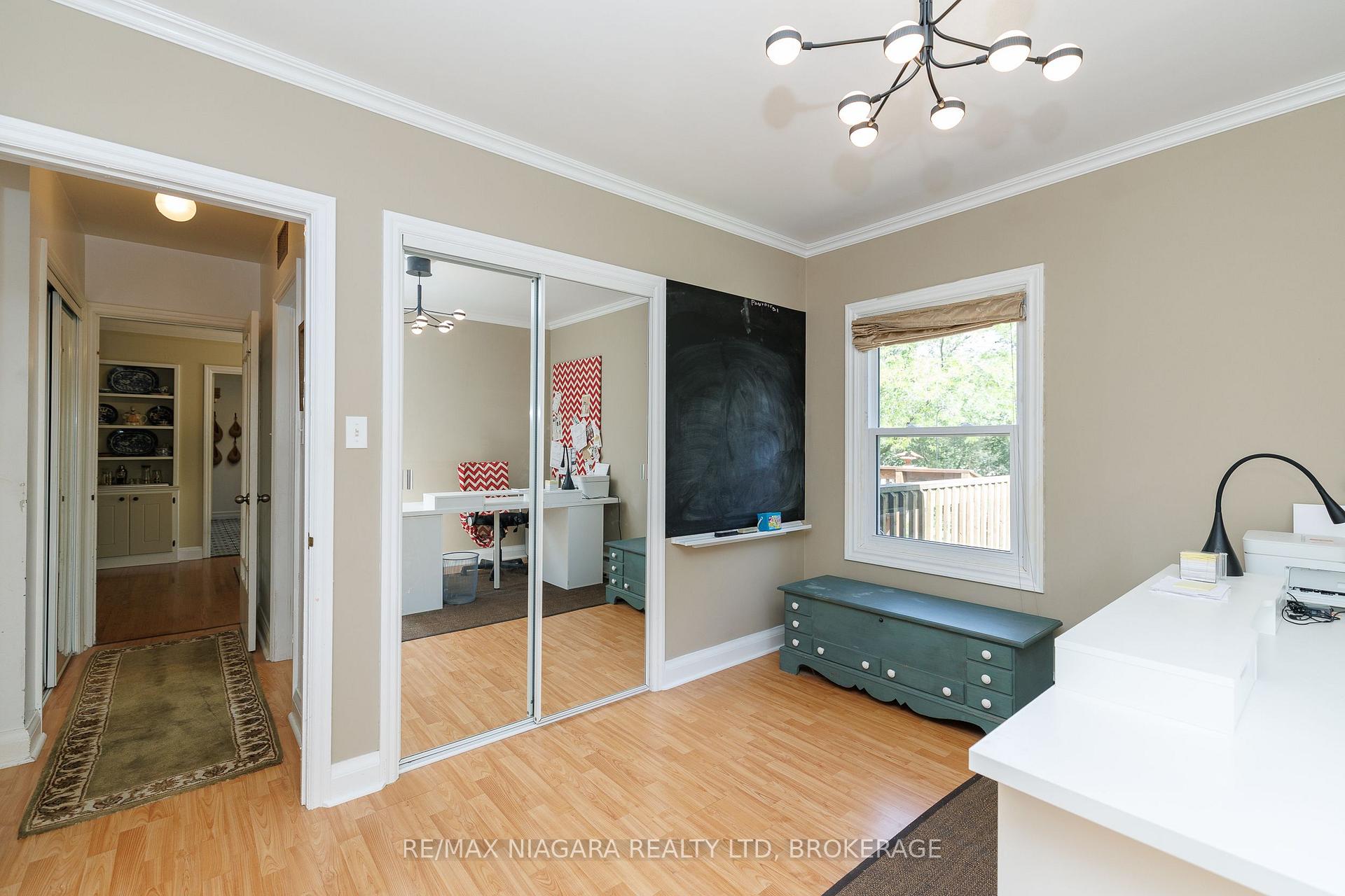 Photo 23 of 6329 Goodsir Crescent, Niagara Falls, Hospital — HOMEH