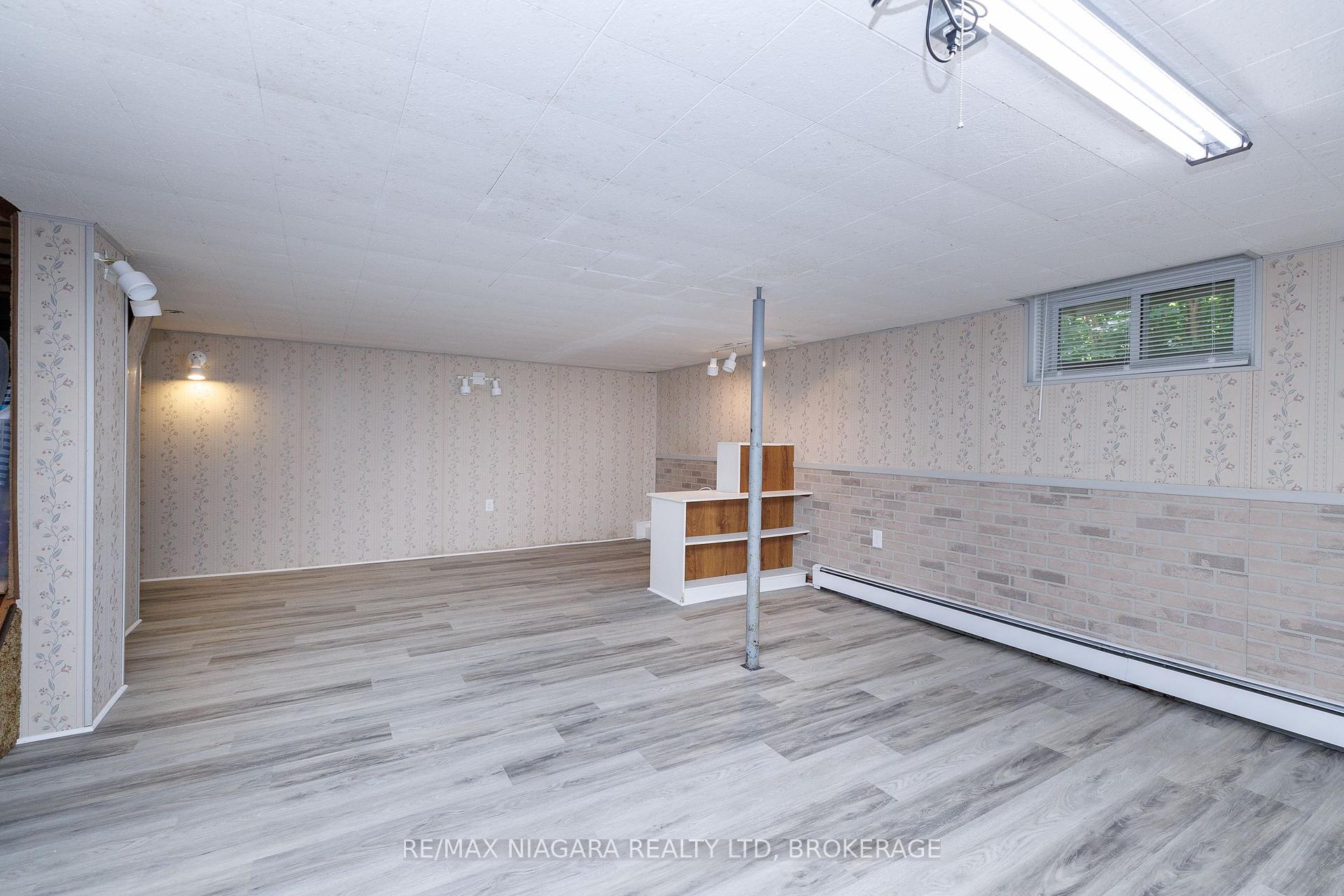 Photo 32 of 6329 Goodsir Crescent, Niagara Falls, Hospital — HOMEH