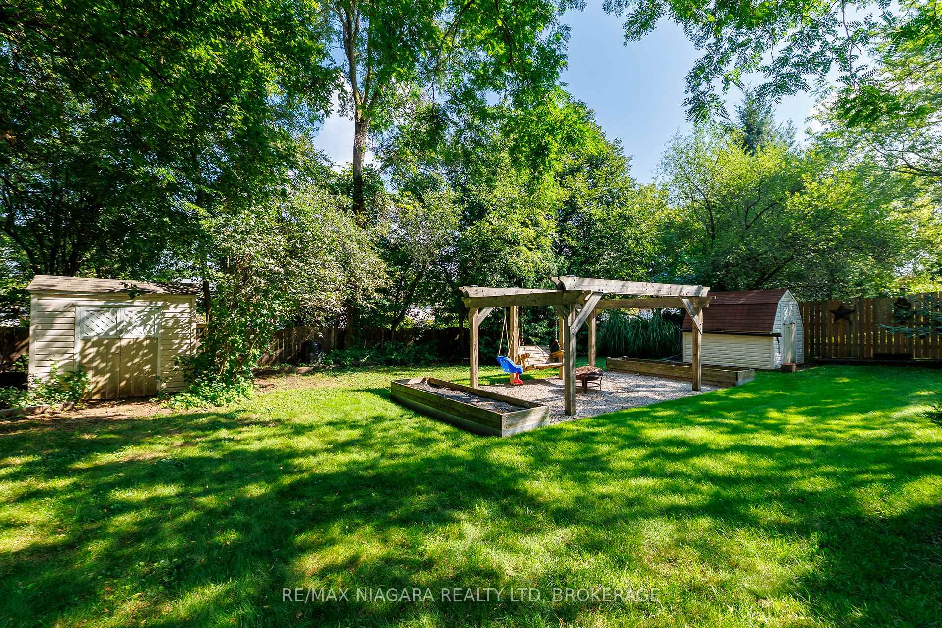 Photo 39 of 6329 Goodsir Crescent, Niagara Falls, Hospital — HOMEH