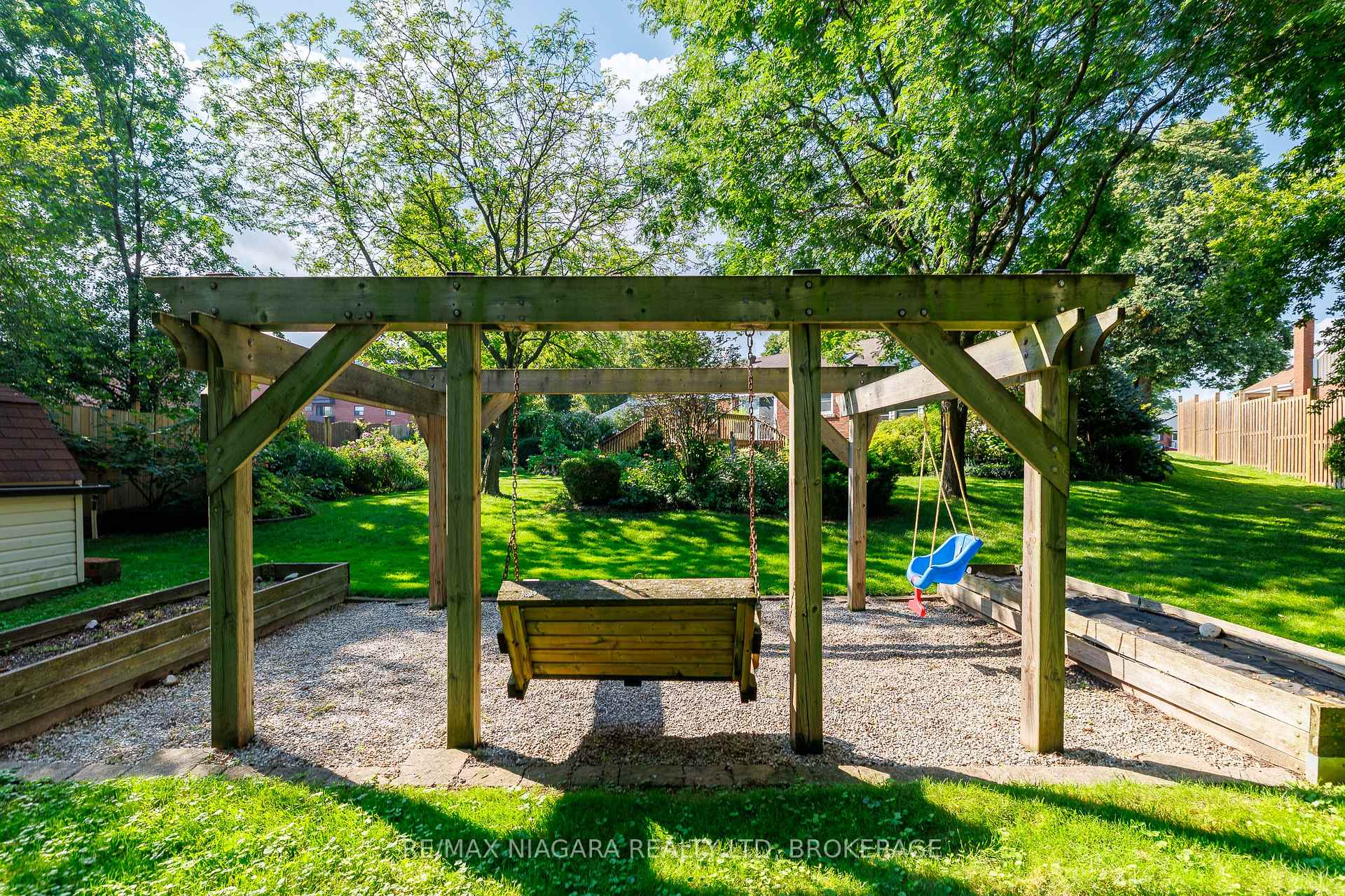 Photo 43 of 6329 Goodsir Crescent, Niagara Falls, Hospital — HOMEH
