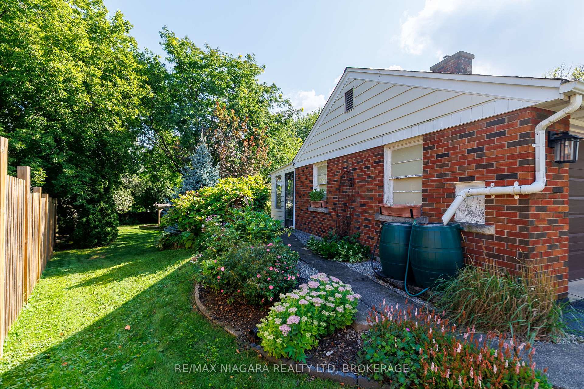 Photo 44 of 6329 Goodsir Crescent, Niagara Falls, Hospital — HOMEH