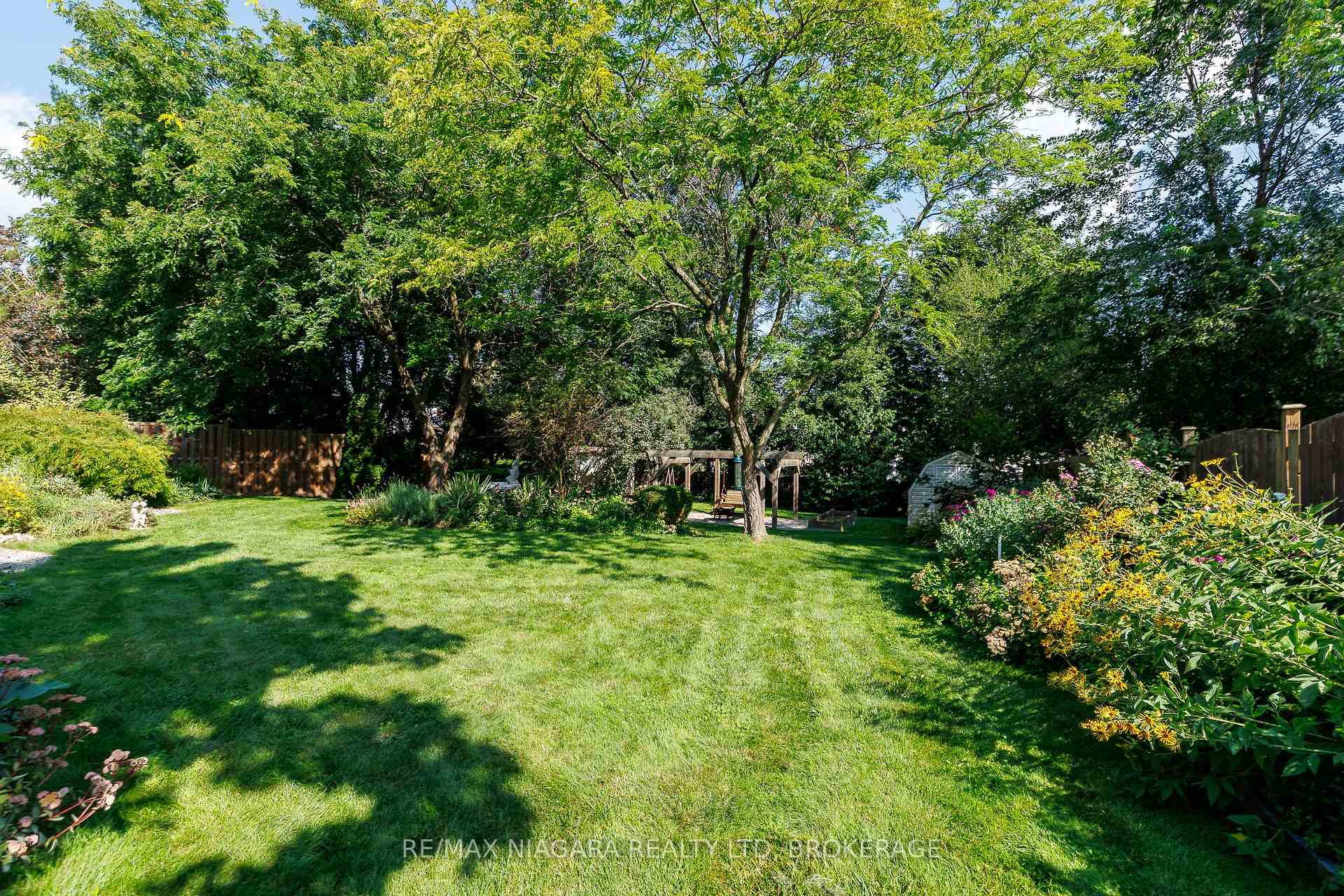 Photo 46 of 6329 Goodsir Crescent, Niagara Falls, Hospital — HOMEH
