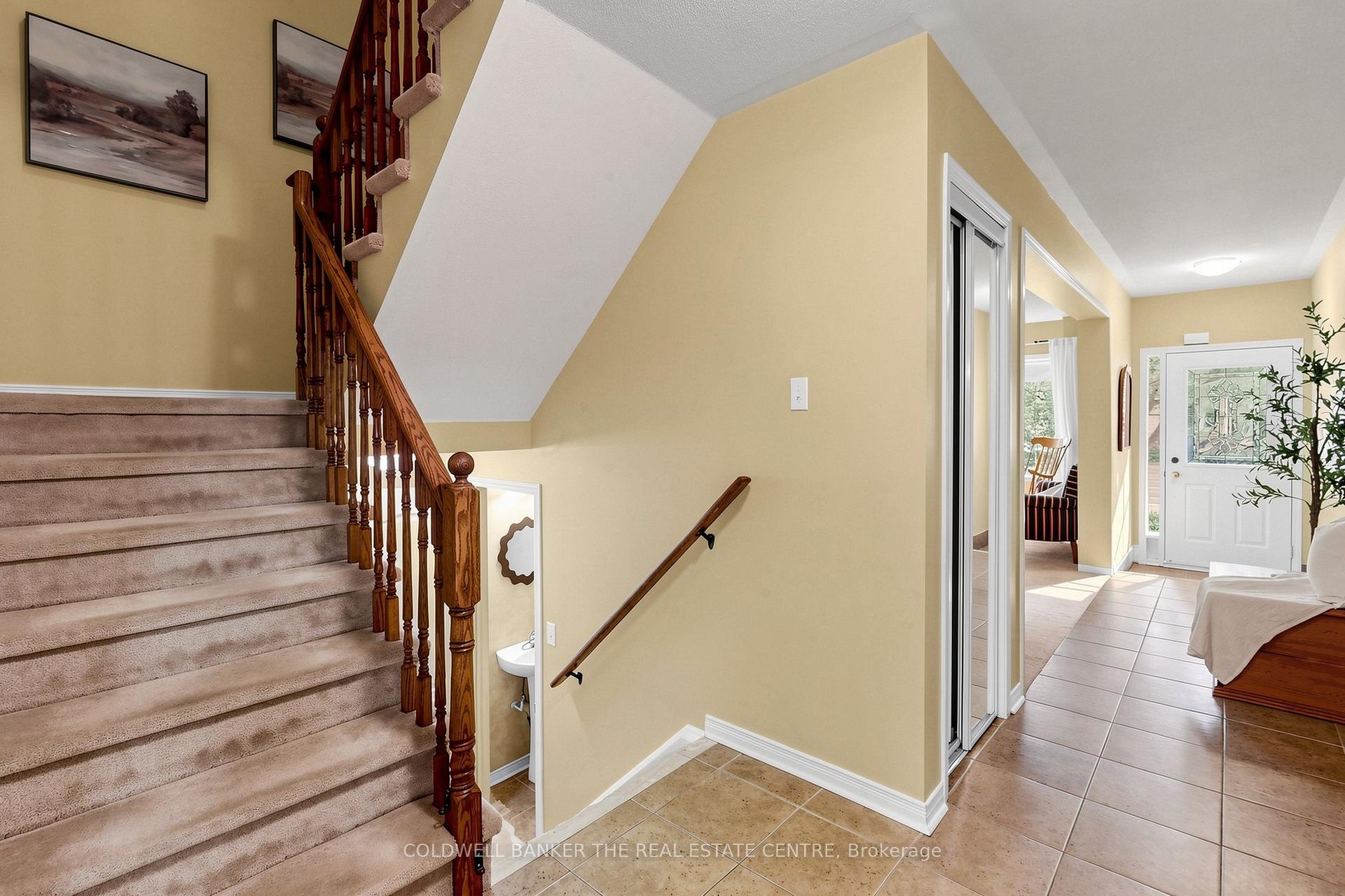 Photo 3 of 260 Flagstone Way, Newmarket, Woodland Hill — HOMEH
