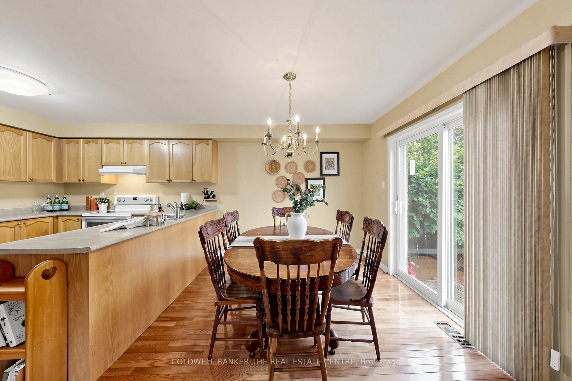 Photo 8 of 260 Flagstone Way, Newmarket, Woodland Hill — HOMEH