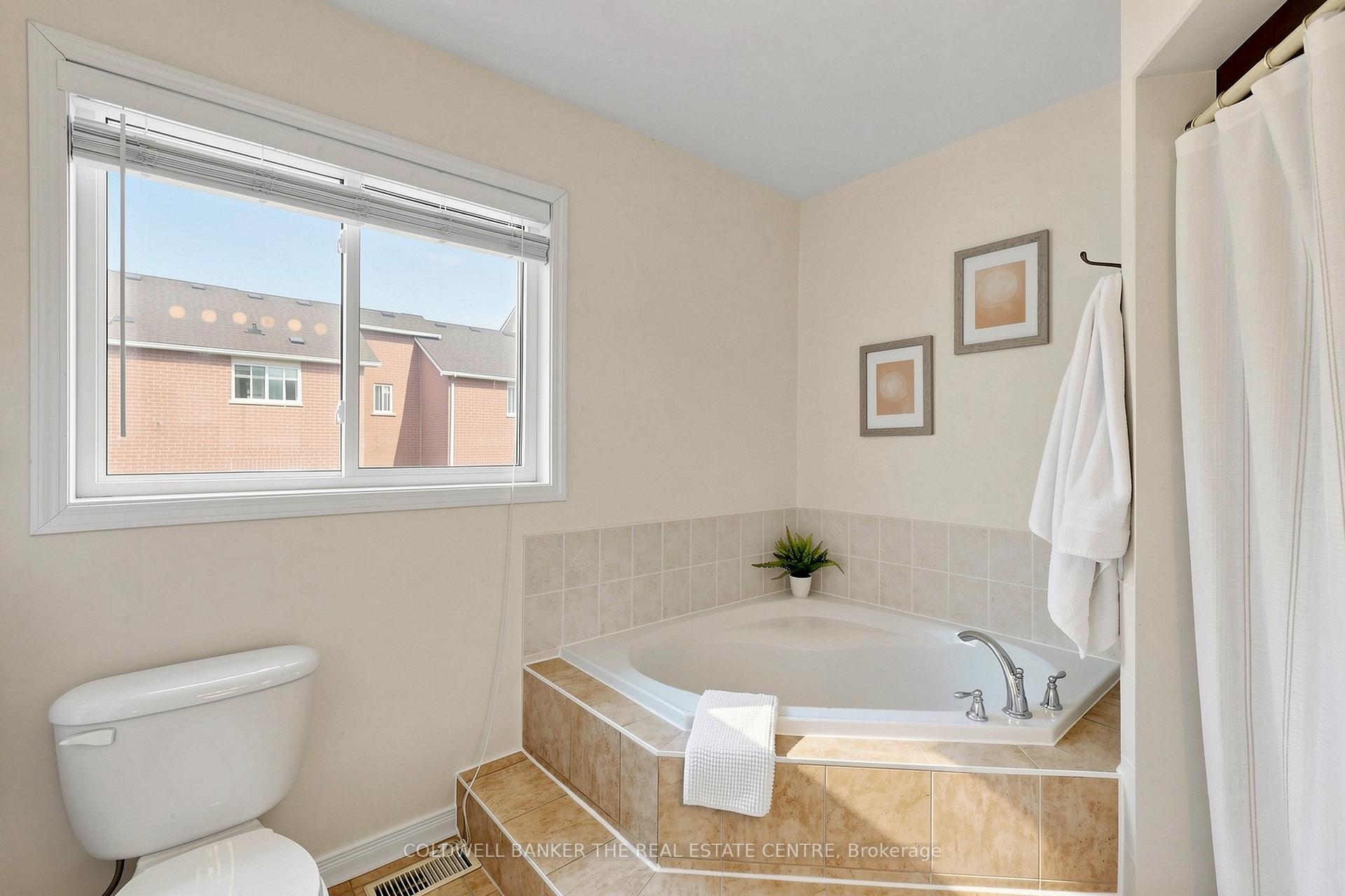 Photo 32 of 260 Flagstone Way, Newmarket, Woodland Hill — HOMEH