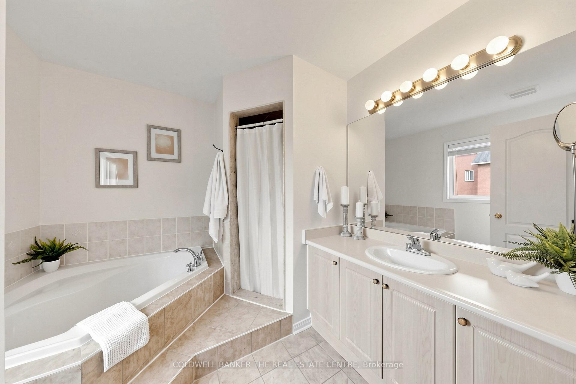 Photo 33 of 260 Flagstone Way, Newmarket, Woodland Hill — HOMEH
