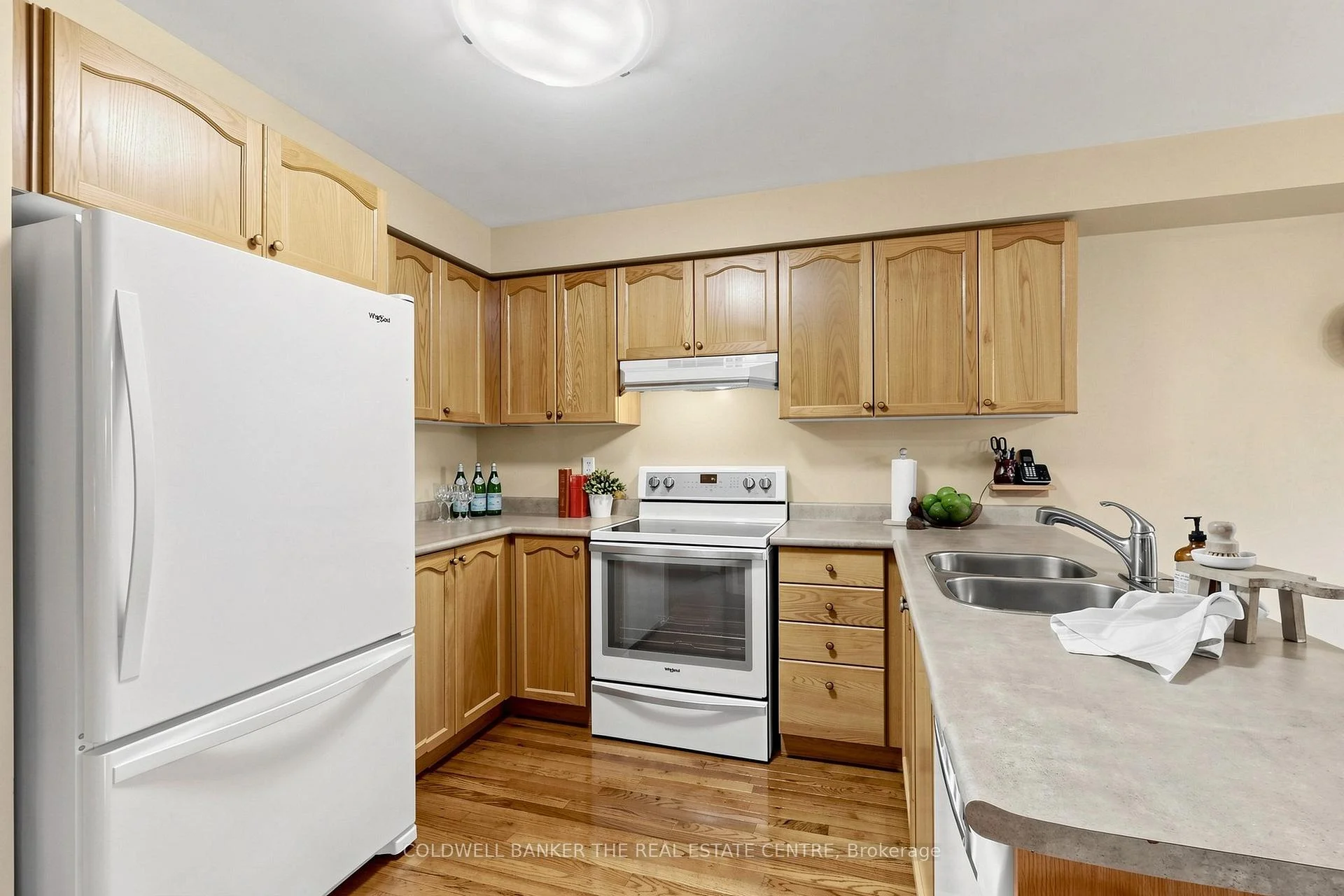 Photo 9 of 260 Flagstone Way, Newmarket, Woodland Hill — HOMEH