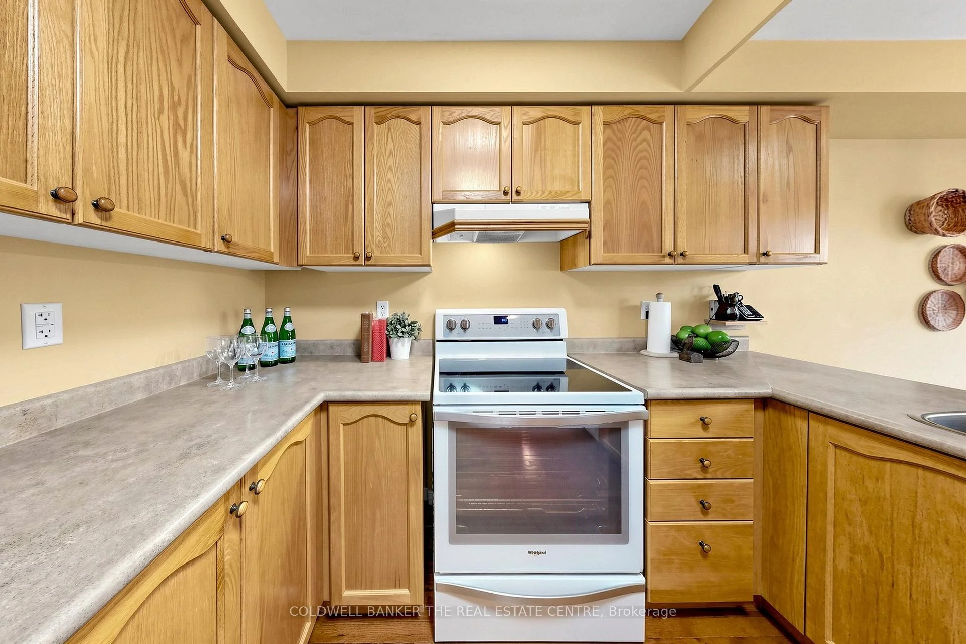 Photo 11 of 260 Flagstone Way, Newmarket, Woodland Hill — HOMEH