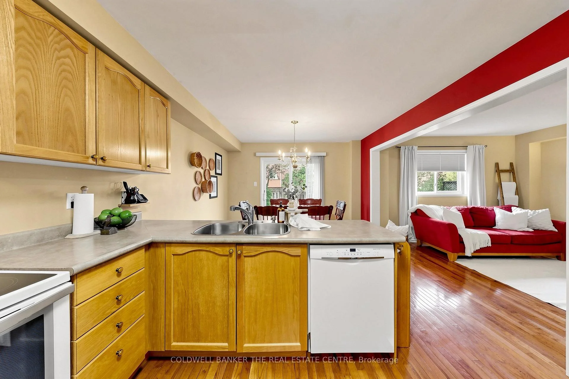 Photo 15 of 260 Flagstone Way, Newmarket, Woodland Hill — HOMEH