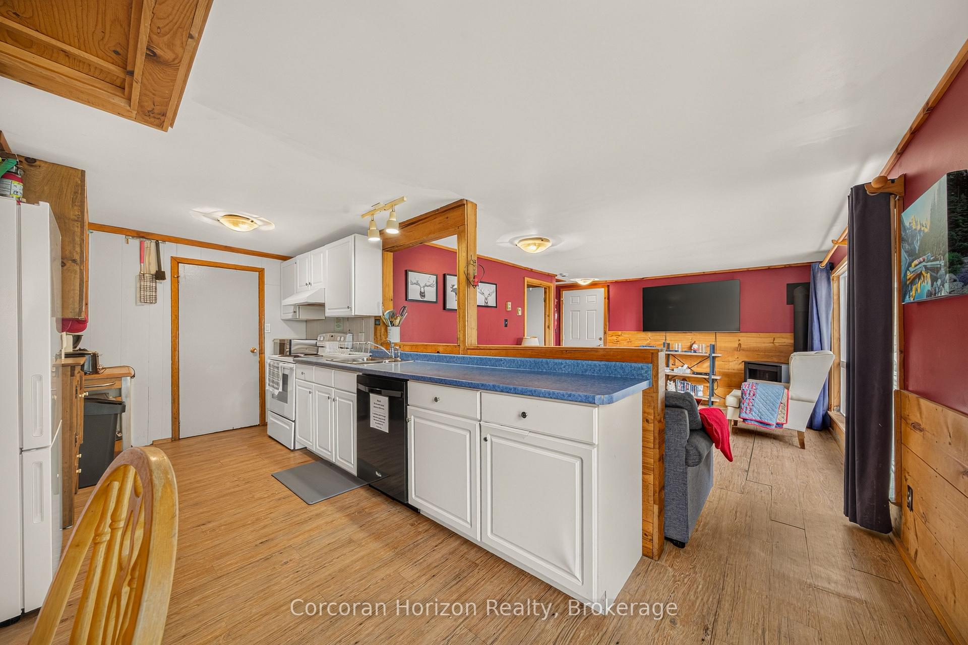 Photo 19 of Unit 4, 7 Silver Point Road, Seguin — HOMEH