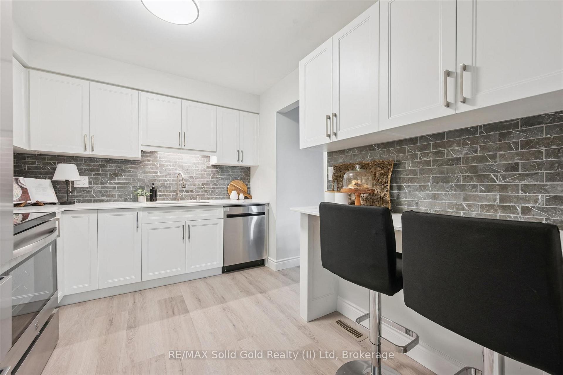 Photo 16 of Unit 10, 89 Woolwich Street, Waterloo, University Downs — HOMEH