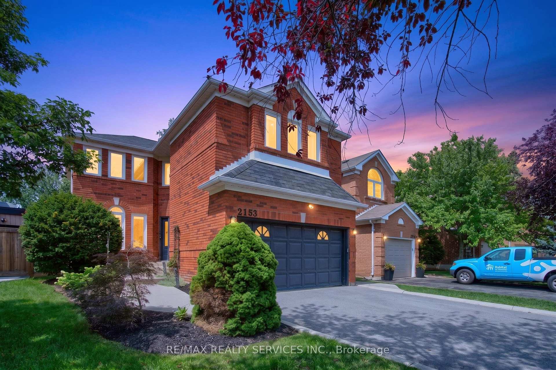 Photo 2 of 2153 Oak Bliss Crescent, Oakville, West Oak Trails — HOMEH