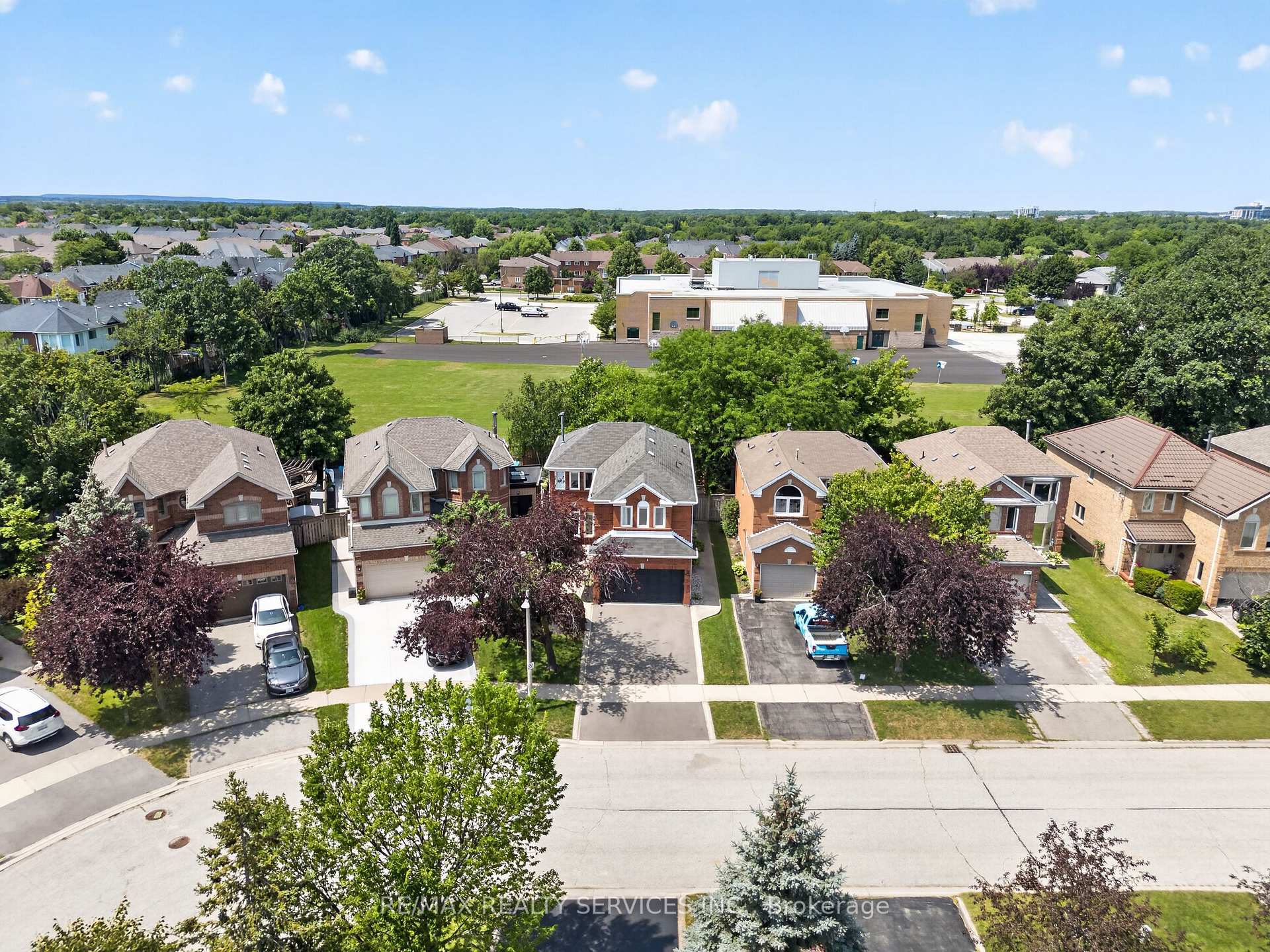 Photo 7 of 2153 Oak Bliss Crescent, Oakville, West Oak Trails — HOMEH