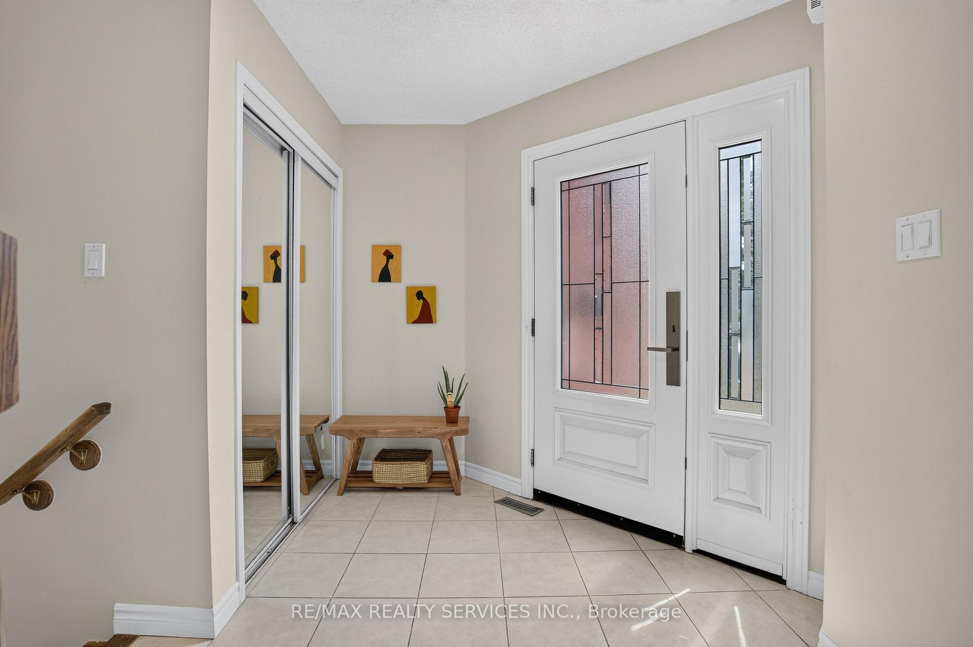 Photo 8 of 2153 Oak Bliss Crescent, Oakville, West Oak Trails — HOMEH