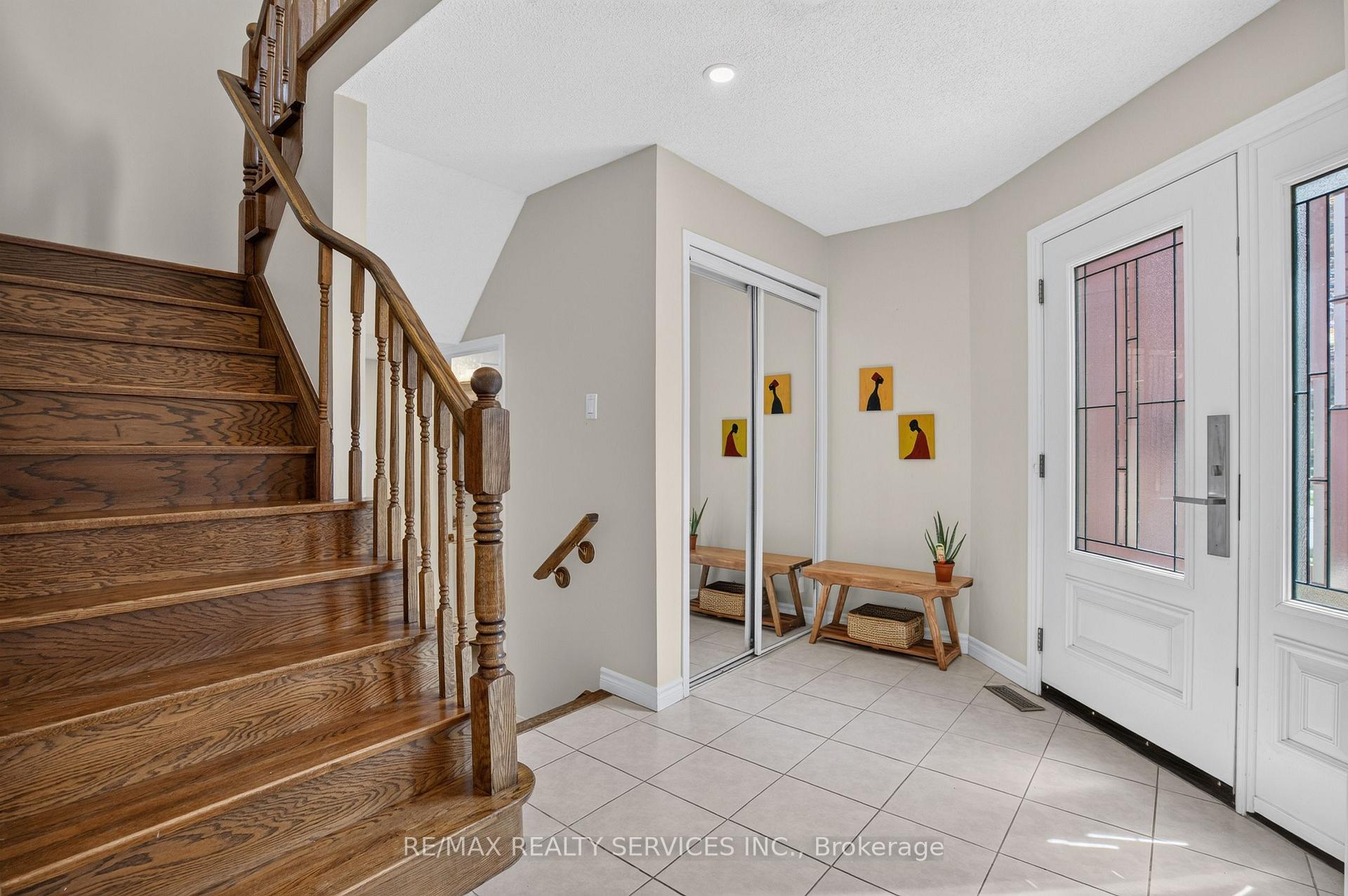 Photo 9 of 2153 Oak Bliss Crescent, Oakville, West Oak Trails — HOMEH