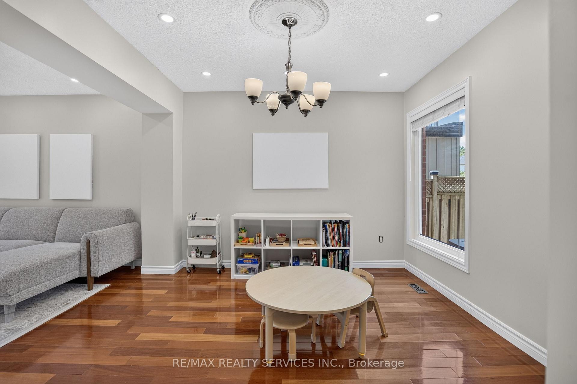 Photo 15 of 2153 Oak Bliss Crescent, Oakville, West Oak Trails — HOMEH