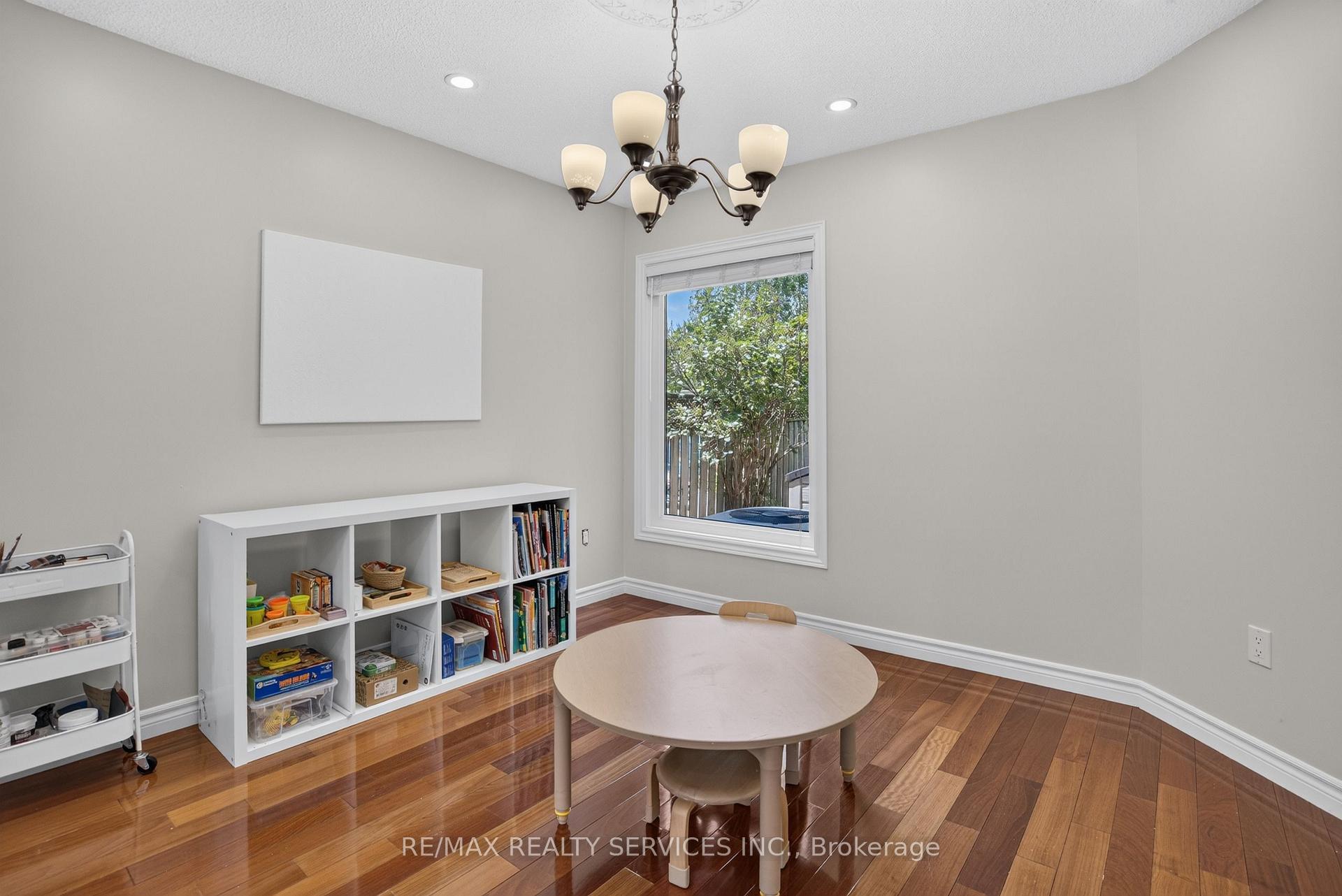 Photo 16 of 2153 Oak Bliss Crescent, Oakville, West Oak Trails — HOMEH