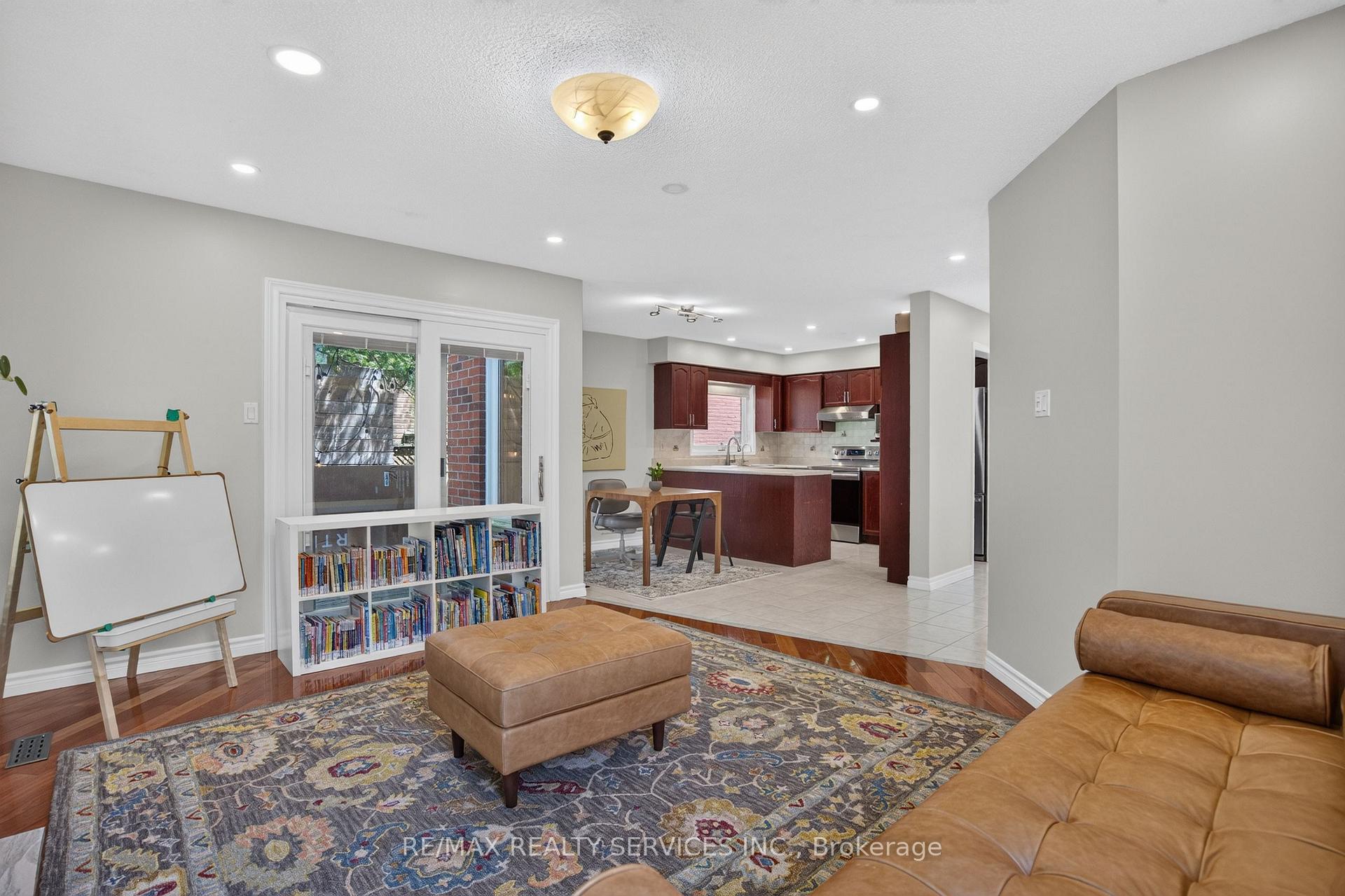 Photo 19 of 2153 Oak Bliss Crescent, Oakville, West Oak Trails — HOMEH